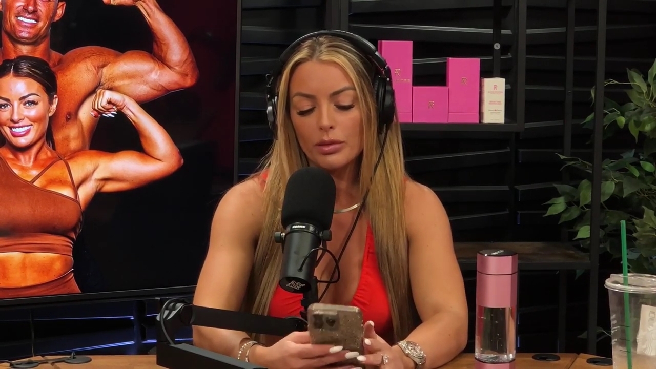 y2mate_is_-_Ep_21_-_Power_Alphas_Podcast__Behind_the_Scenes_of_the_WWE___Mandy_Saccomano___Sabby_Piscitelli-56w6yl4r2MY-720p-1711402344_mp41035.jpg
