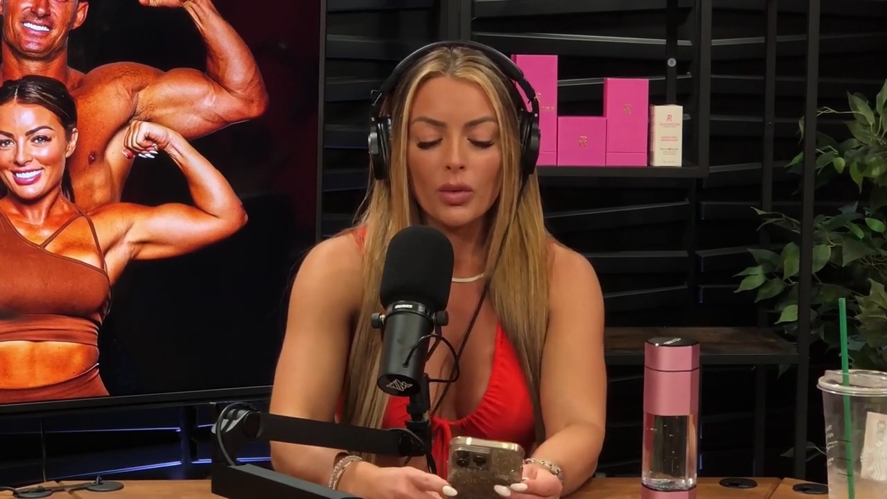 y2mate_is_-_Ep_21_-_Power_Alphas_Podcast__Behind_the_Scenes_of_the_WWE___Mandy_Saccomano___Sabby_Piscitelli-56w6yl4r2MY-720p-1711402344_mp41050.jpg