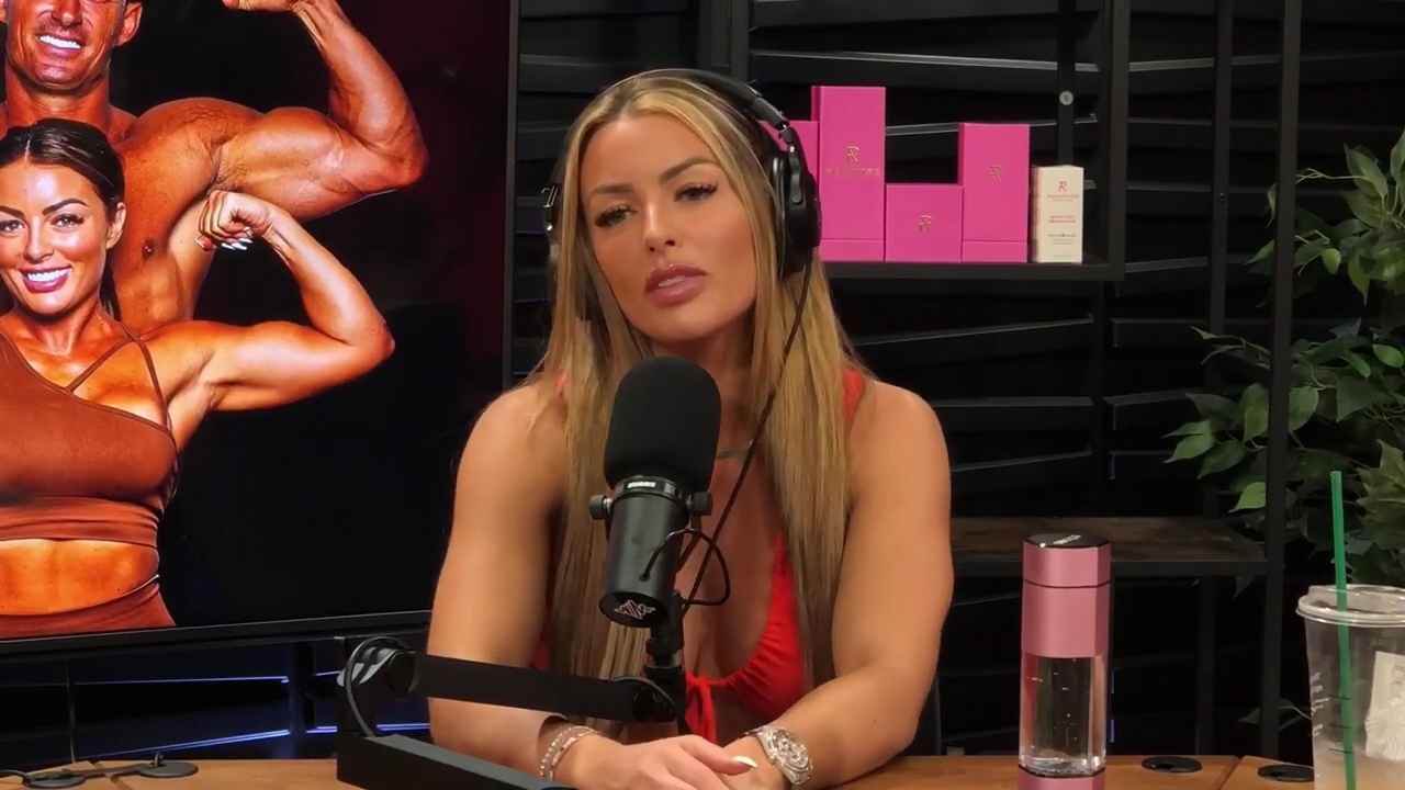 y2mate_is_-_Ep_21_-_Power_Alphas_Podcast__Behind_the_Scenes_of_the_WWE___Mandy_Saccomano___Sabby_Piscitelli-56w6yl4r2MY-720p-1711402344_mp41055.jpg