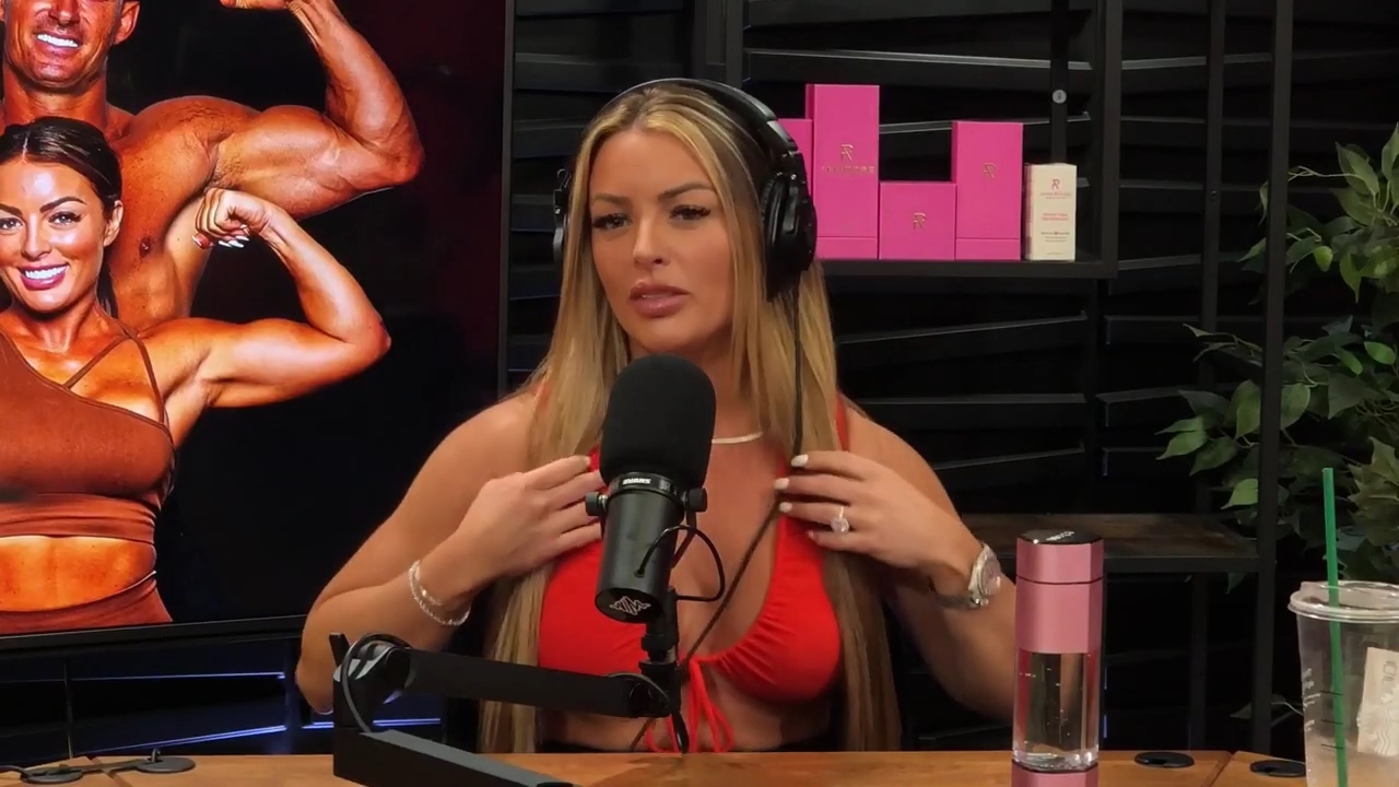 y2mate_is_-_Ep_21_-_Power_Alphas_Podcast__Behind_the_Scenes_of_the_WWE___Mandy_Saccomano___Sabby_Piscitelli-56w6yl4r2MY-720p-1711402344_mp41077.jpg