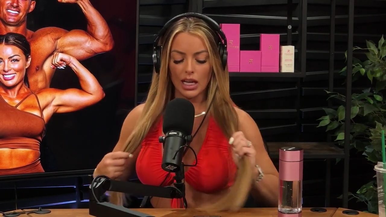y2mate_is_-_Ep_21_-_Power_Alphas_Podcast__Behind_the_Scenes_of_the_WWE___Mandy_Saccomano___Sabby_Piscitelli-56w6yl4r2MY-720p-1711402344_mp41286.jpg