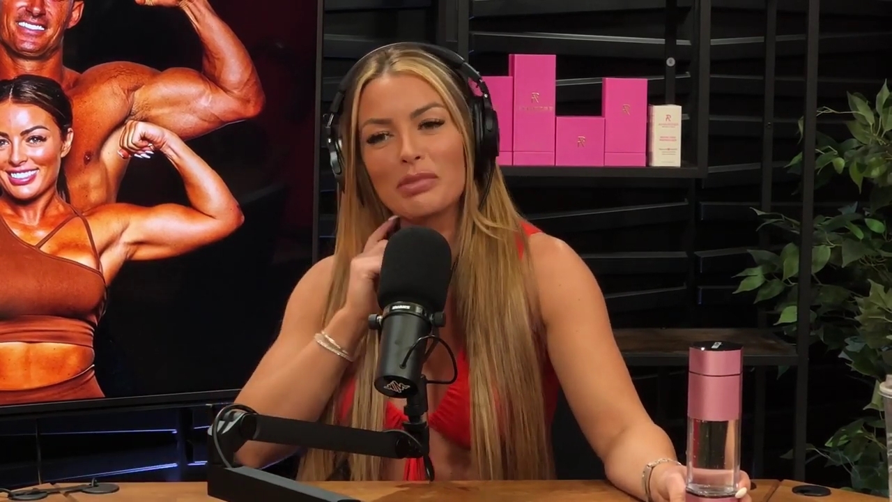 y2mate_is_-_Ep_21_-_Power_Alphas_Podcast__Behind_the_Scenes_of_the_WWE___Mandy_Saccomano___Sabby_Piscitelli-56w6yl4r2MY-720p-1711402344_mp41393.jpg