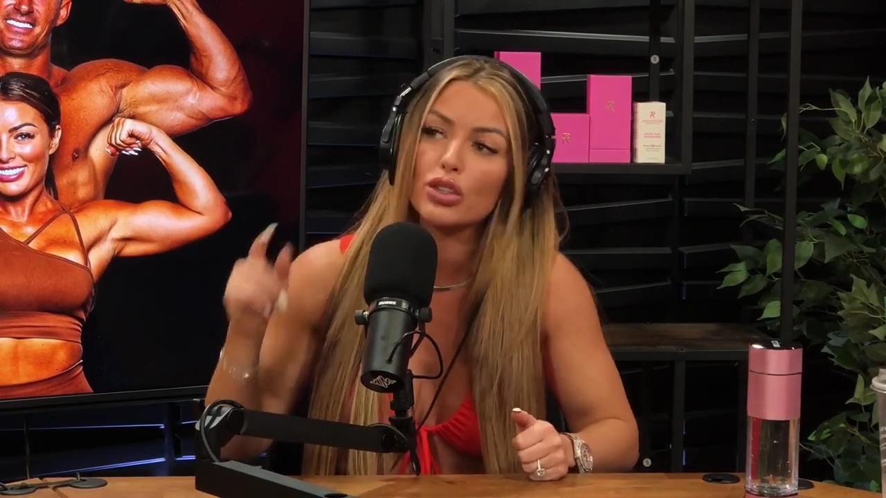 y2mate_is_-_Ep_21_-_Power_Alphas_Podcast__Behind_the_Scenes_of_the_WWE___Mandy_Saccomano___Sabby_Piscitelli-56w6yl4r2MY-720p-1711402344_mp42295.jpg