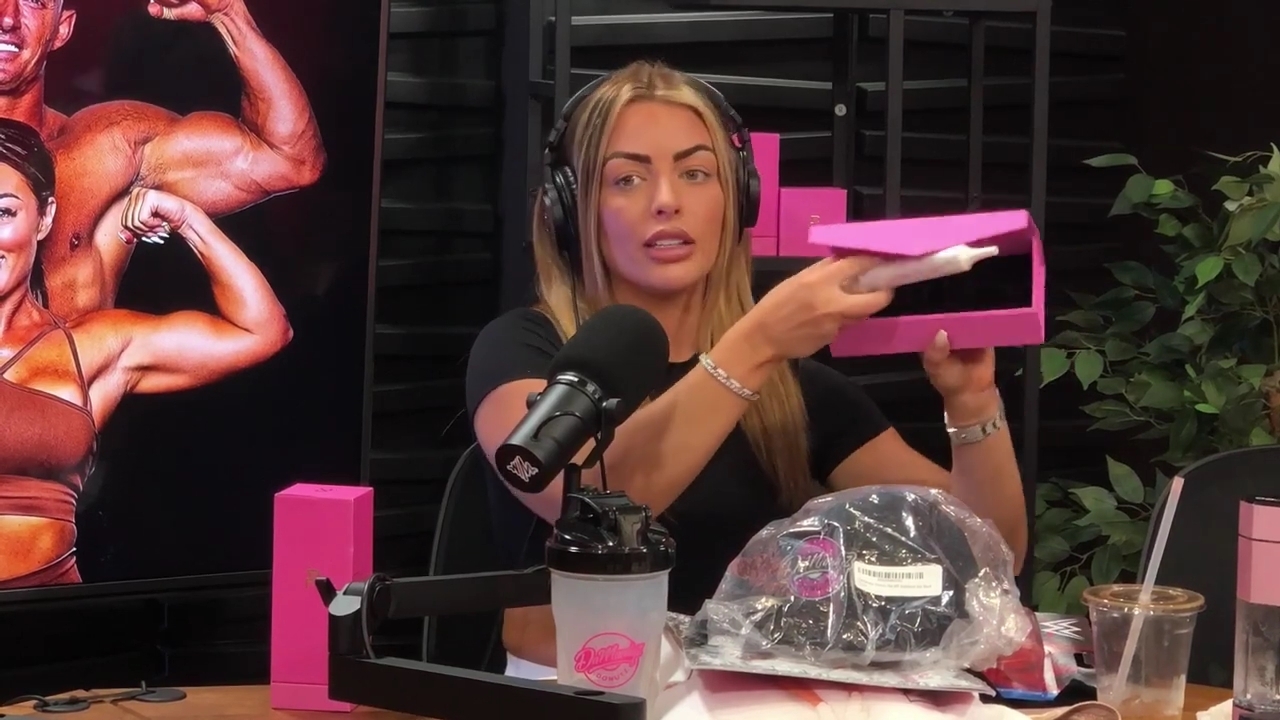 y2mate_is_-_Power_Alphas_Episode_25__WWE_Twitter_Beef___25th_Episode_Giveaway__Mandy_Sacs_and_Sabby_Piscitelli-_RBMZWVjmI4-720p-1714966429_mp42330.jpg