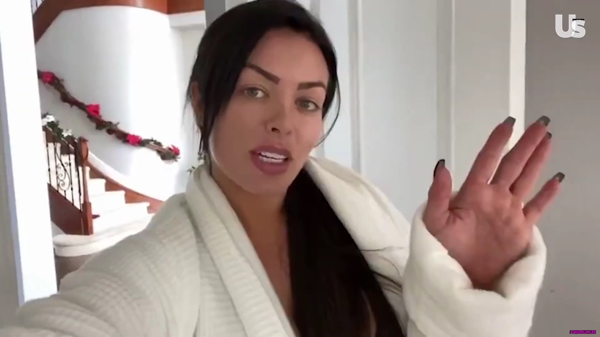 yt1s_com_-_WWE_Mandy_Rose_Shows_Off_Her_Beauty_Sleep_Routine__Beauty_Sleep_1080p_mp40000.jpg