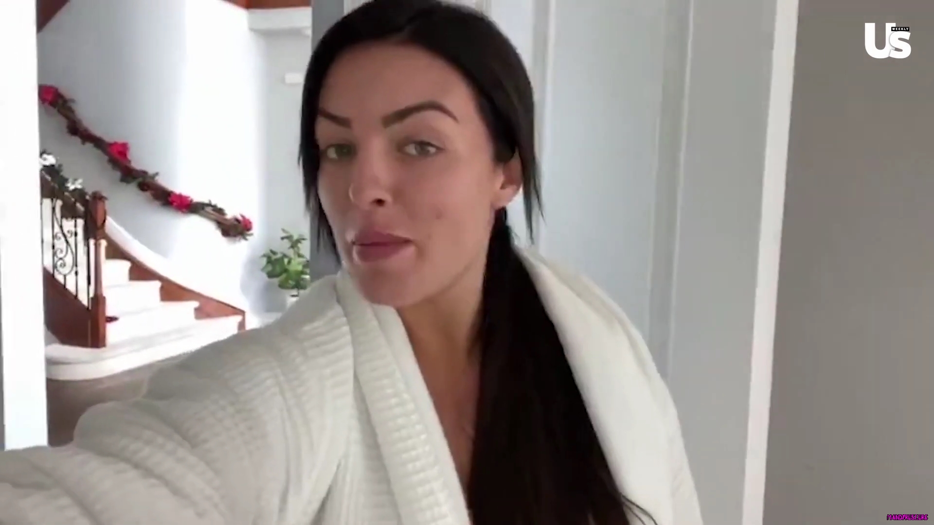 yt1s_com_-_WWE_Mandy_Rose_Shows_Off_Her_Beauty_Sleep_Routine__Beauty_Sleep_1080p_mp40008.jpg