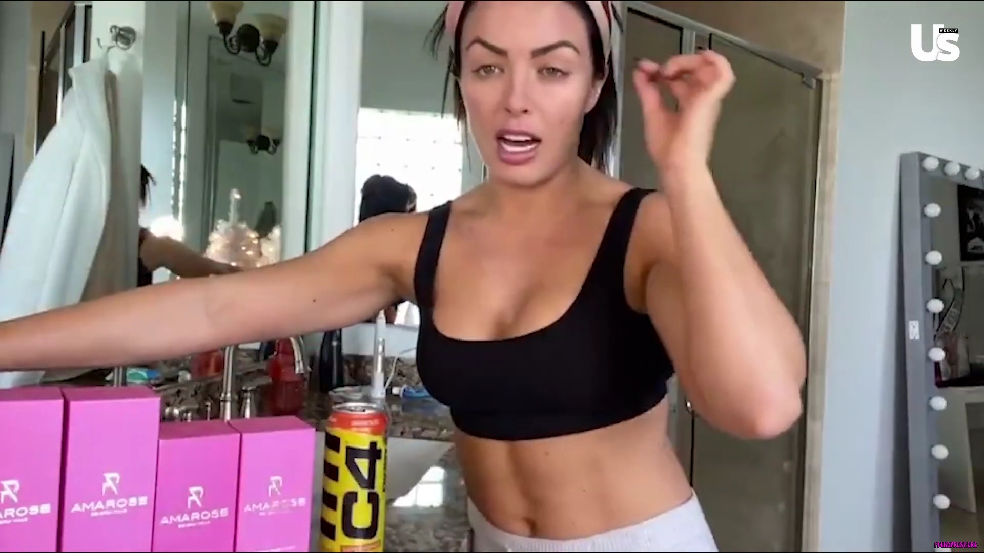 yt1s_com_-_WWE_Mandy_Rose_Shows_Off_Her_Beauty_Sleep_Routine__Beauty_Sleep_1080p_mp40087.jpg