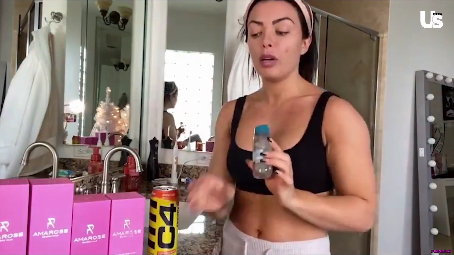yt1s_com_-_WWE_Mandy_Rose_Shows_Off_Her_Beauty_Sleep_Routine__Beauty_Sleep_1080p_mp40107.jpg