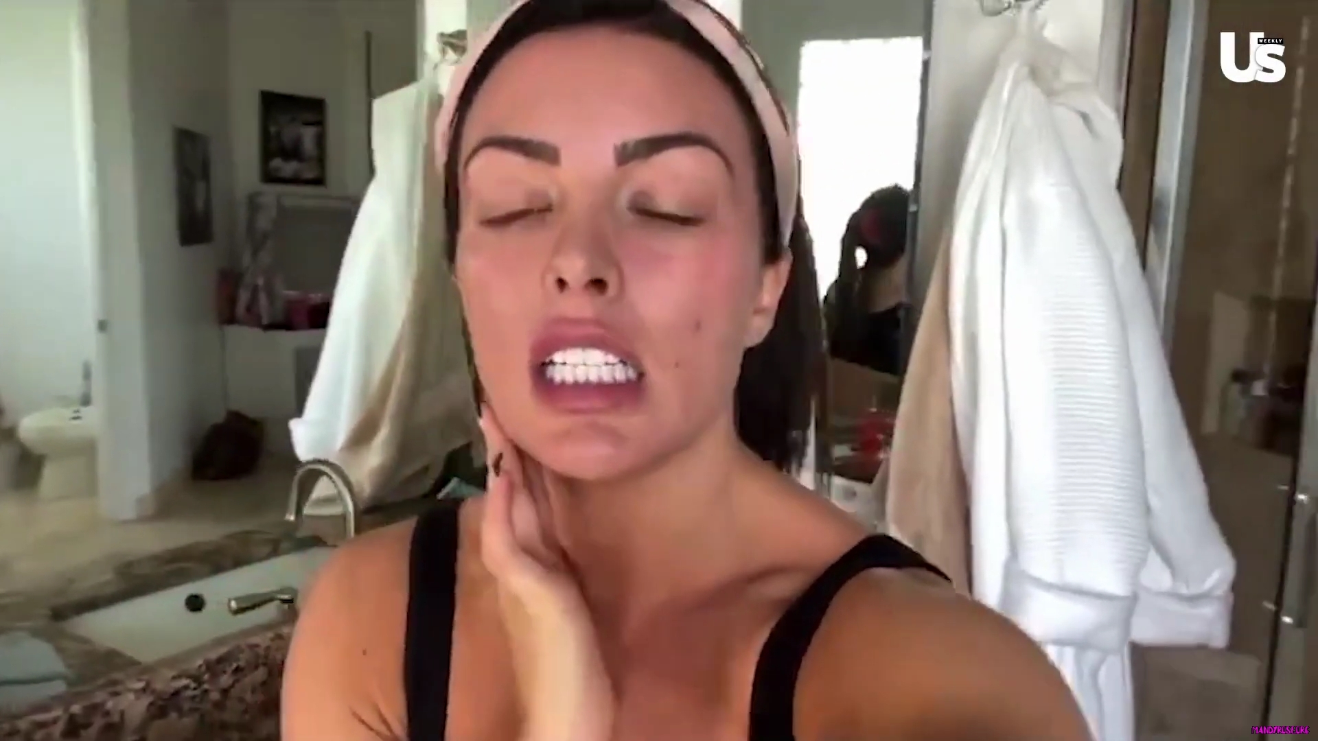 yt1s_com_-_WWE_Mandy_Rose_Shows_Off_Her_Beauty_Sleep_Routine__Beauty_Sleep_1080p_mp40174.jpg