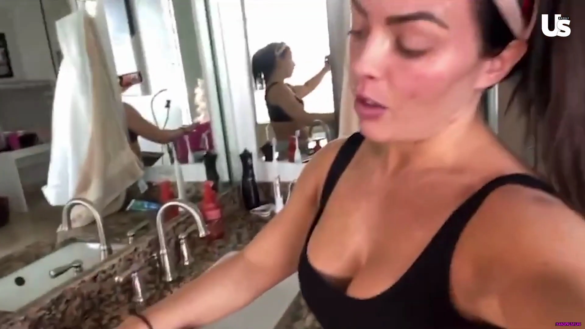 yt1s_com_-_WWE_Mandy_Rose_Shows_Off_Her_Beauty_Sleep_Routine__Beauty_Sleep_1080p_mp40210.jpg