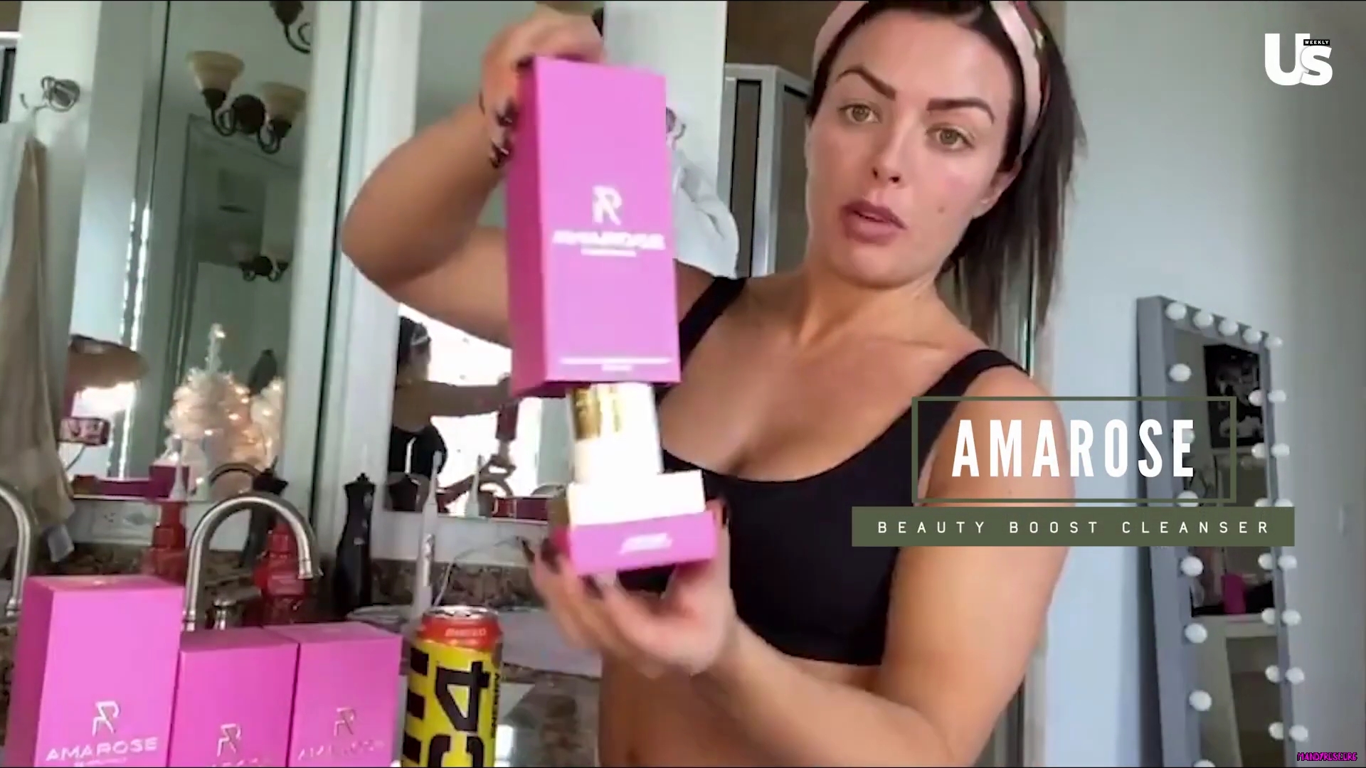 yt1s_com_-_WWE_Mandy_Rose_Shows_Off_Her_Beauty_Sleep_Routine__Beauty_Sleep_1080p_mp40224.jpg