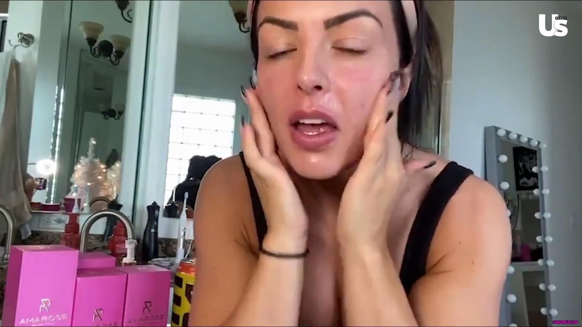 yt1s_com_-_WWE_Mandy_Rose_Shows_Off_Her_Beauty_Sleep_Routine__Beauty_Sleep_1080p_mp40302.jpg