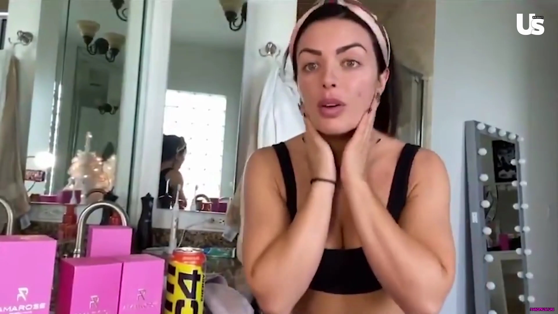 yt1s_com_-_WWE_Mandy_Rose_Shows_Off_Her_Beauty_Sleep_Routine__Beauty_Sleep_1080p_mp40328.jpg