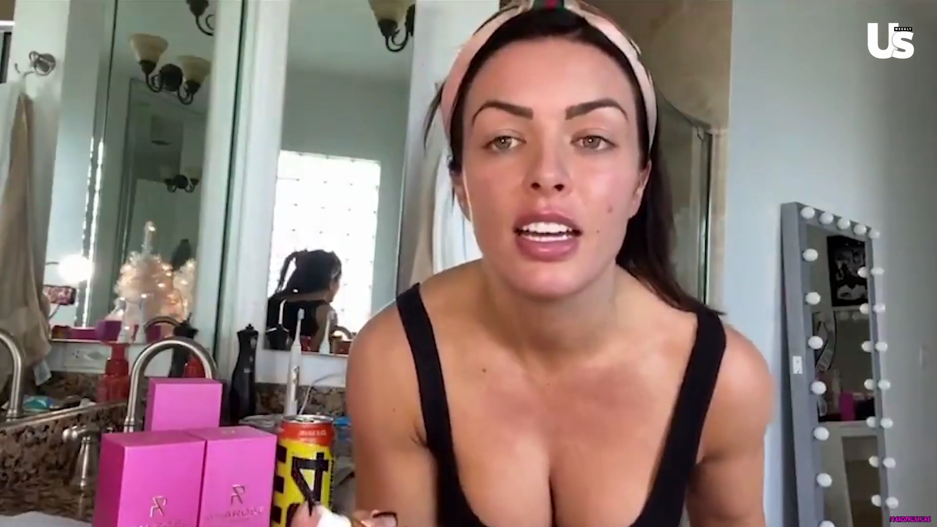yt1s_com_-_WWE_Mandy_Rose_Shows_Off_Her_Beauty_Sleep_Routine__Beauty_Sleep_1080p_mp40365.jpg