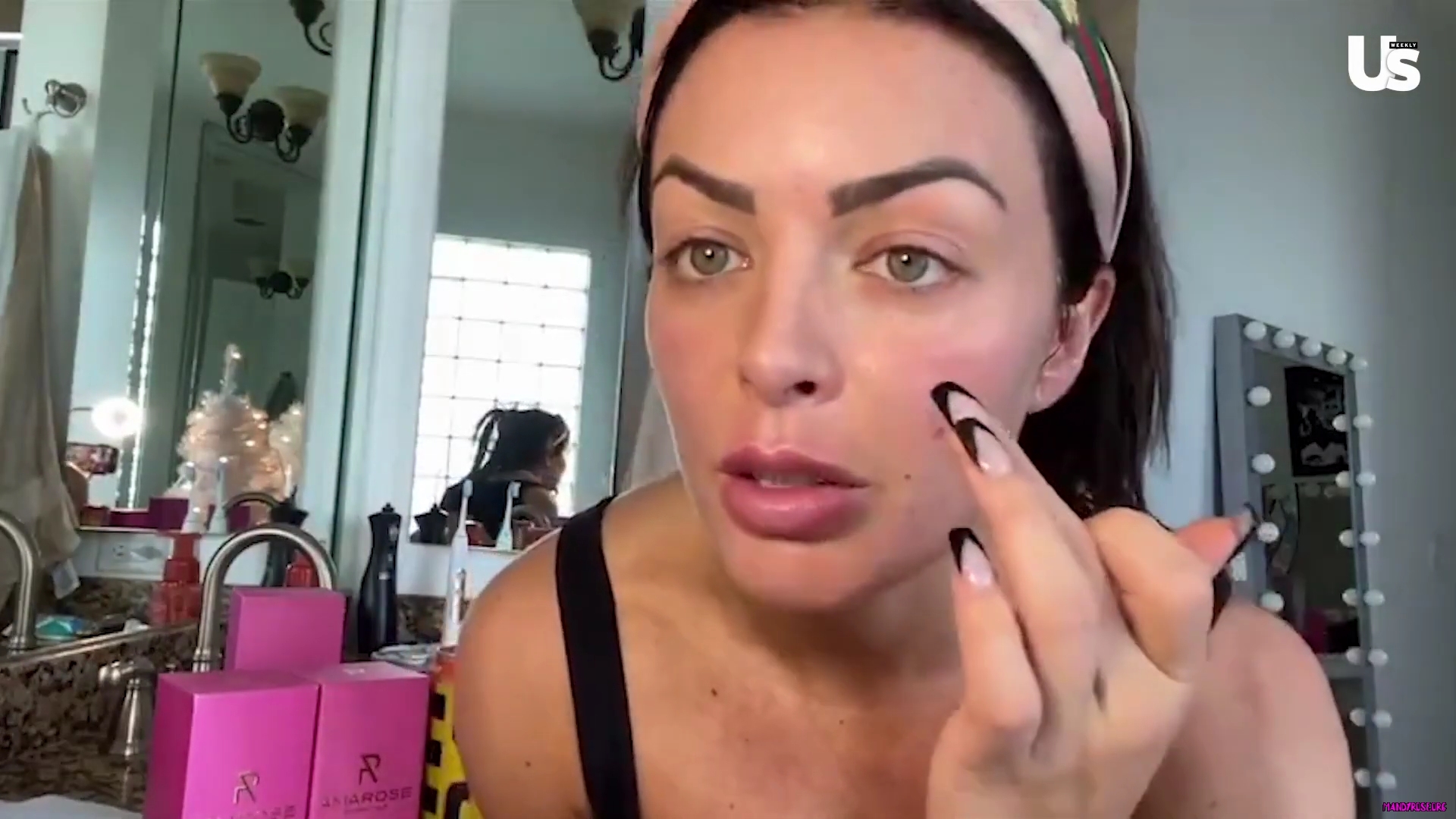 yt1s_com_-_WWE_Mandy_Rose_Shows_Off_Her_Beauty_Sleep_Routine__Beauty_Sleep_1080p_mp40367.jpg