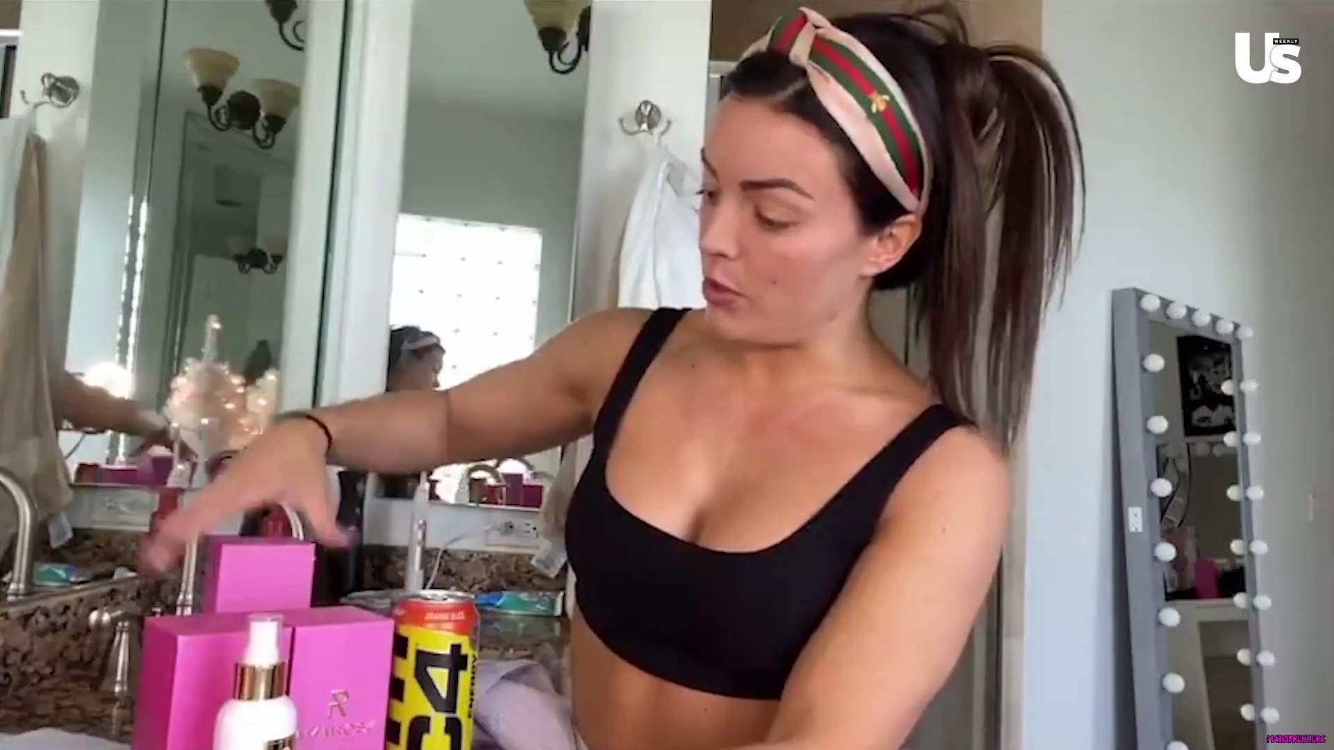 yt1s_com_-_WWE_Mandy_Rose_Shows_Off_Her_Beauty_Sleep_Routine__Beauty_Sleep_1080p_mp40385.jpg
