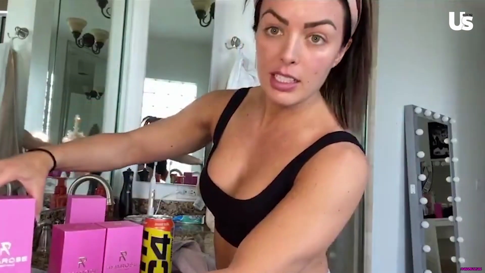 yt1s_com_-_WWE_Mandy_Rose_Shows_Off_Her_Beauty_Sleep_Routine__Beauty_Sleep_1080p_mp40391.jpg