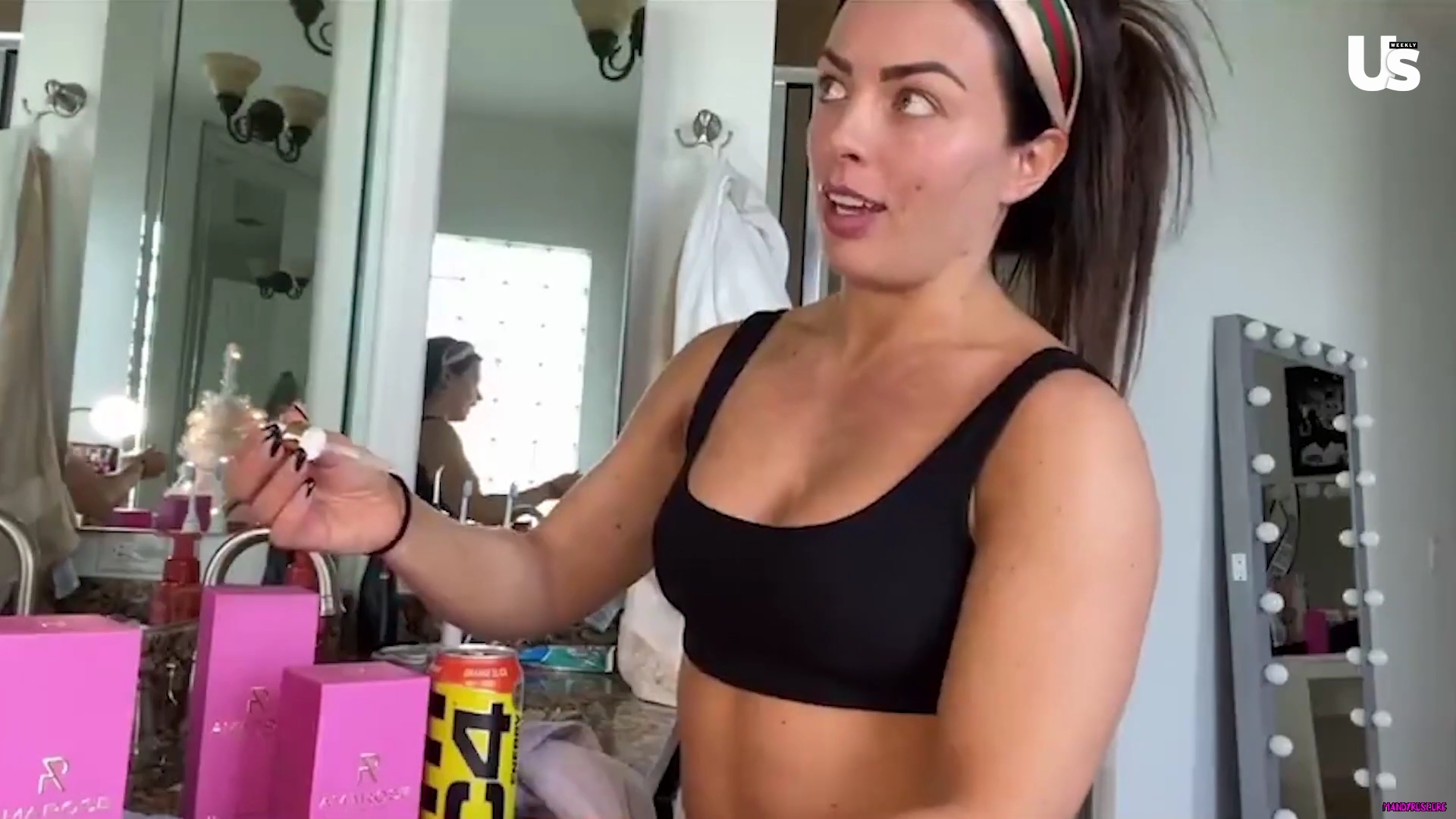 yt1s_com_-_WWE_Mandy_Rose_Shows_Off_Her_Beauty_Sleep_Routine__Beauty_Sleep_1080p_mp40413.jpg