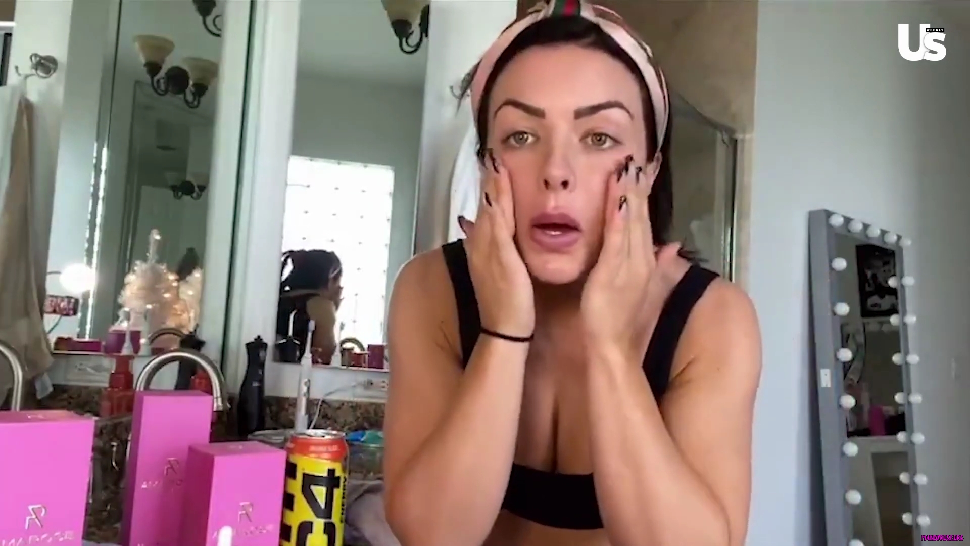 yt1s_com_-_WWE_Mandy_Rose_Shows_Off_Her_Beauty_Sleep_Routine__Beauty_Sleep_1080p_mp40425.jpg