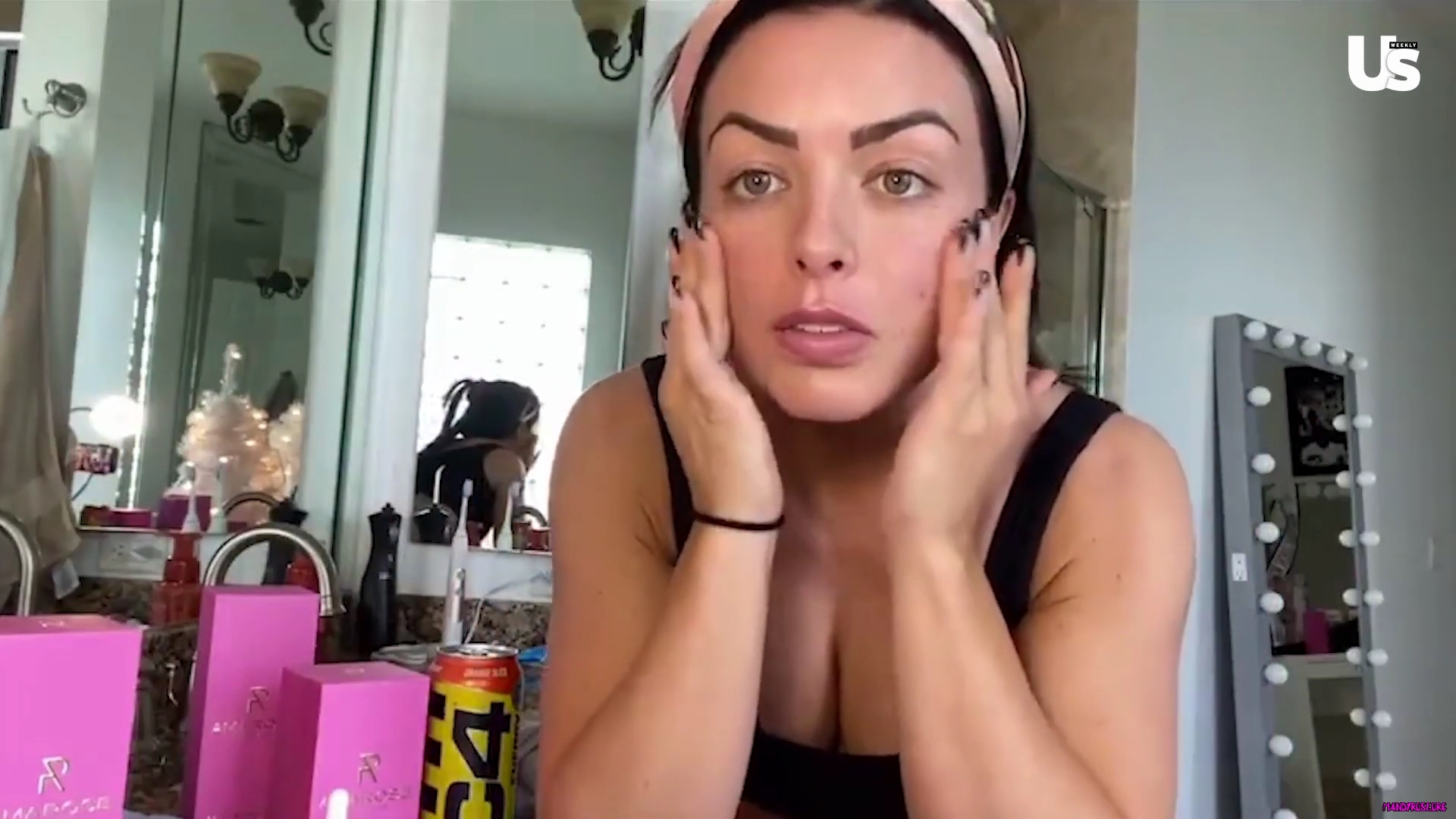 yt1s_com_-_WWE_Mandy_Rose_Shows_Off_Her_Beauty_Sleep_Routine__Beauty_Sleep_1080p_mp40426.jpg