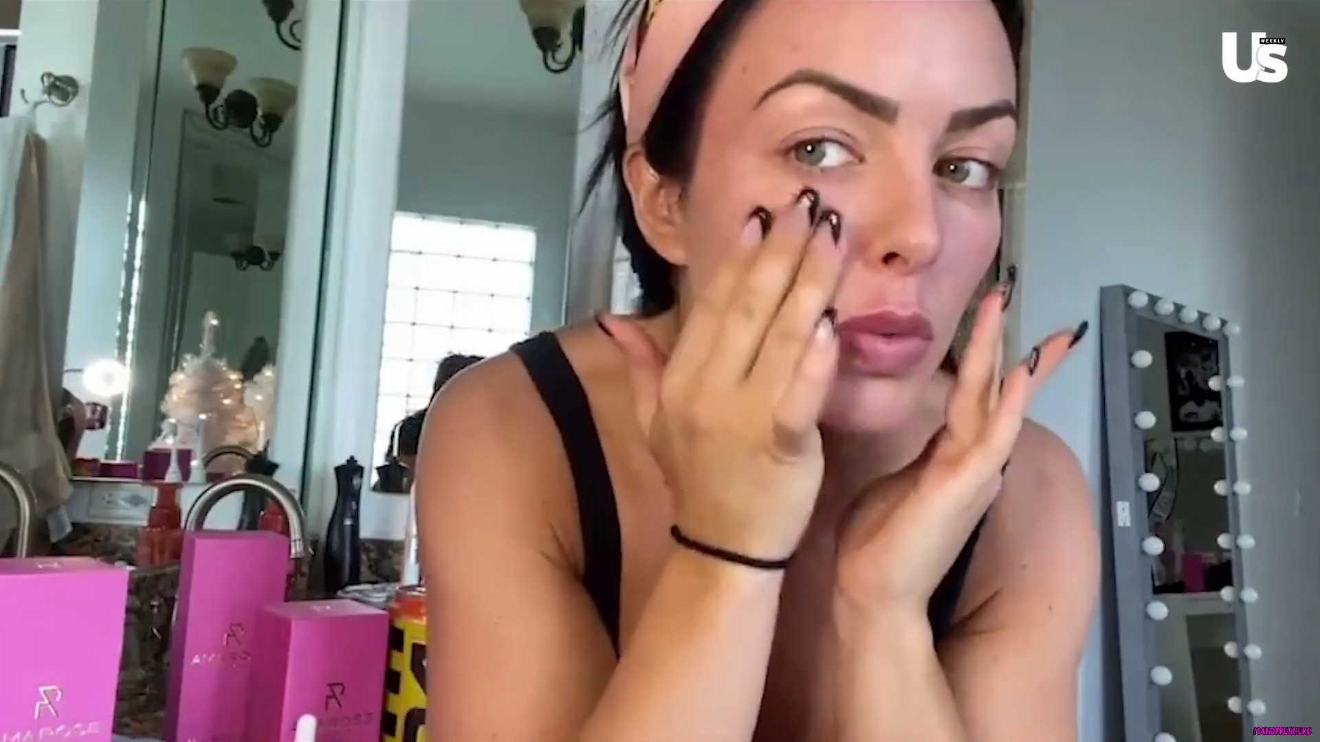yt1s_com_-_WWE_Mandy_Rose_Shows_Off_Her_Beauty_Sleep_Routine__Beauty_Sleep_1080p_mp40431.jpg