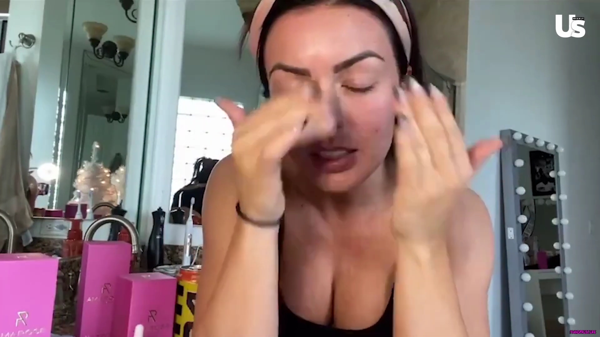 yt1s_com_-_WWE_Mandy_Rose_Shows_Off_Her_Beauty_Sleep_Routine__Beauty_Sleep_1080p_mp40443.jpg
