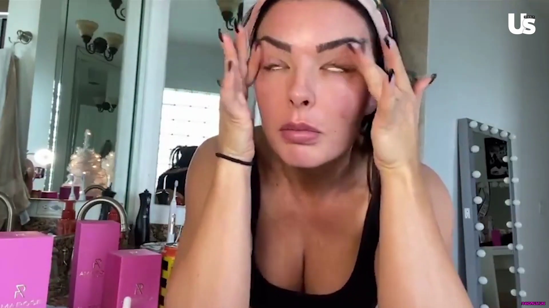 yt1s_com_-_WWE_Mandy_Rose_Shows_Off_Her_Beauty_Sleep_Routine__Beauty_Sleep_1080p_mp40444.jpg