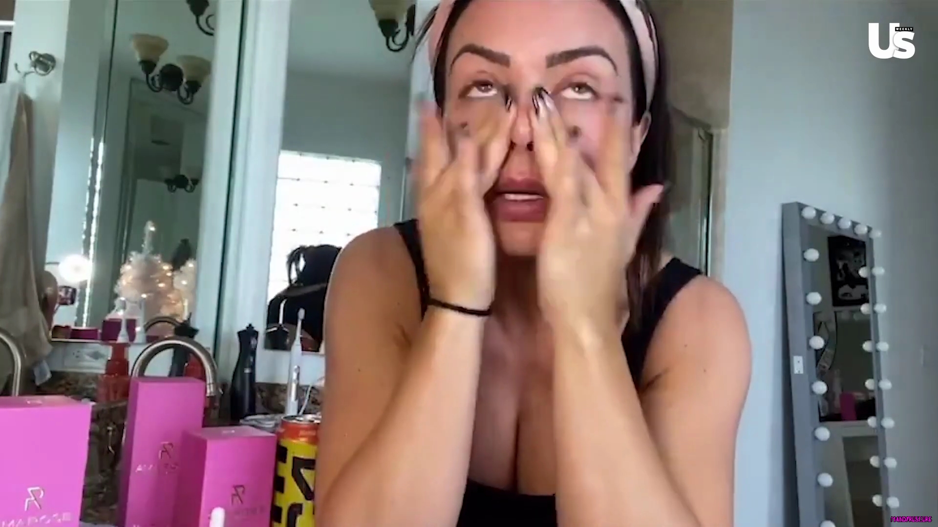 yt1s_com_-_WWE_Mandy_Rose_Shows_Off_Her_Beauty_Sleep_Routine__Beauty_Sleep_1080p_mp40445.jpg