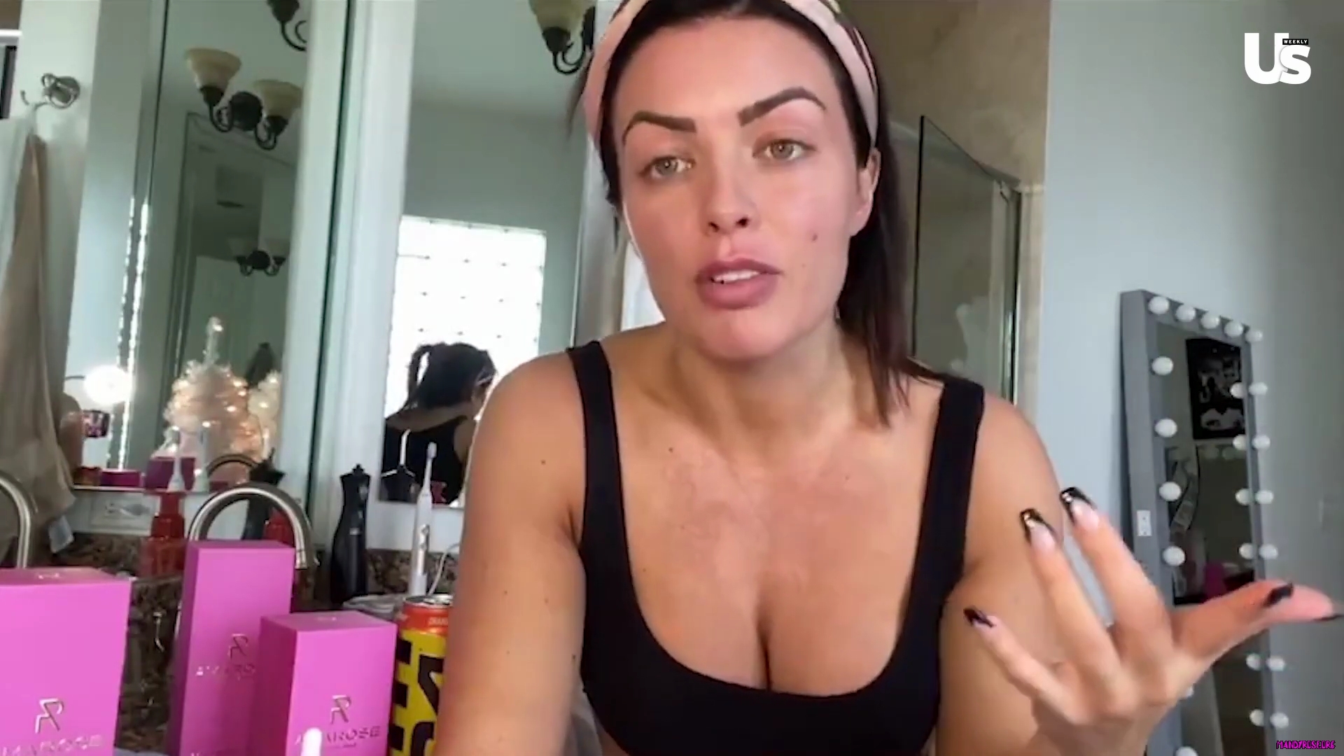 yt1s_com_-_WWE_Mandy_Rose_Shows_Off_Her_Beauty_Sleep_Routine__Beauty_Sleep_1080p_mp40459.jpg