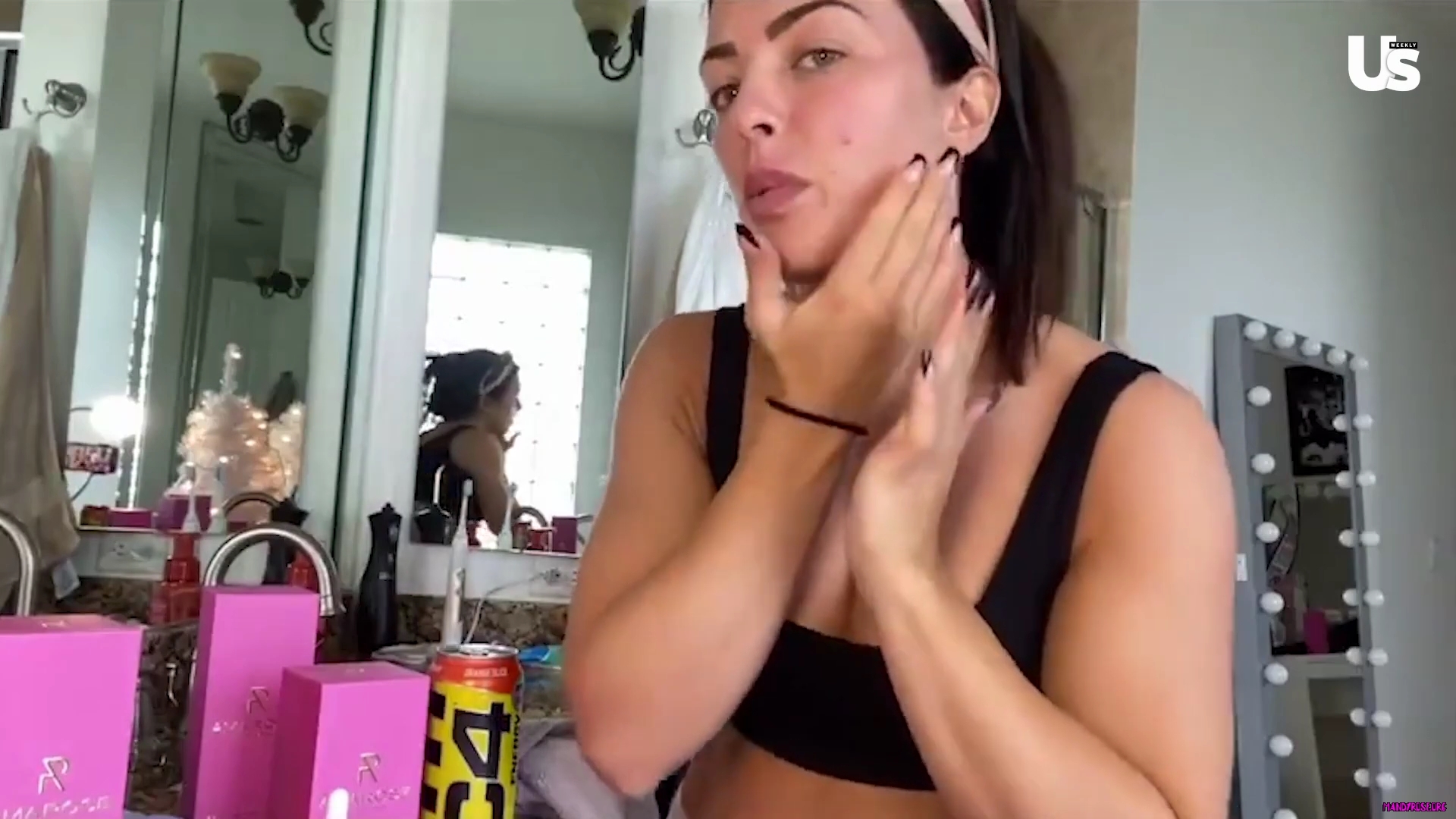 yt1s_com_-_WWE_Mandy_Rose_Shows_Off_Her_Beauty_Sleep_Routine__Beauty_Sleep_1080p_mp40486.jpg