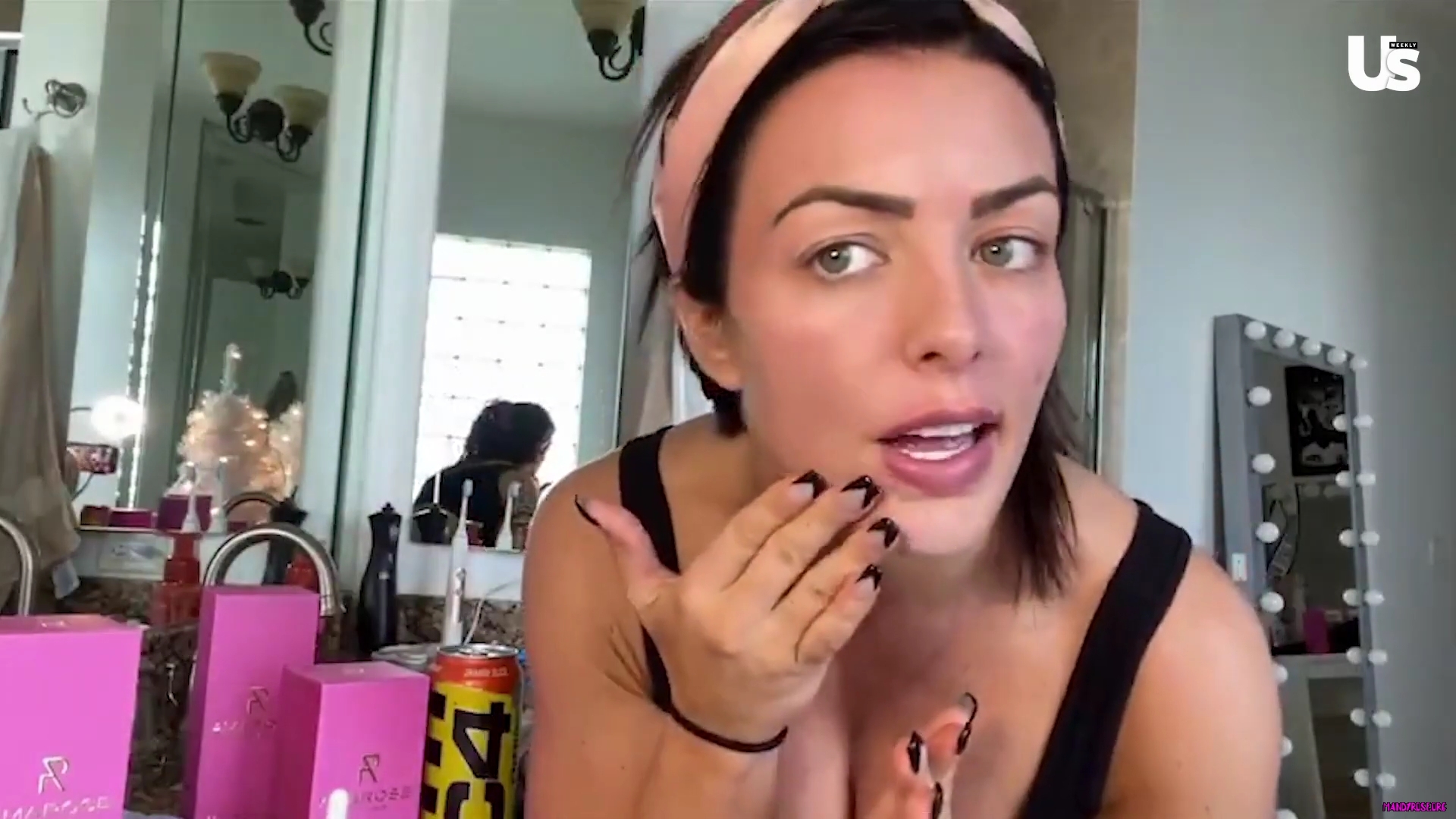 yt1s_com_-_WWE_Mandy_Rose_Shows_Off_Her_Beauty_Sleep_Routine__Beauty_Sleep_1080p_mp40487.jpg