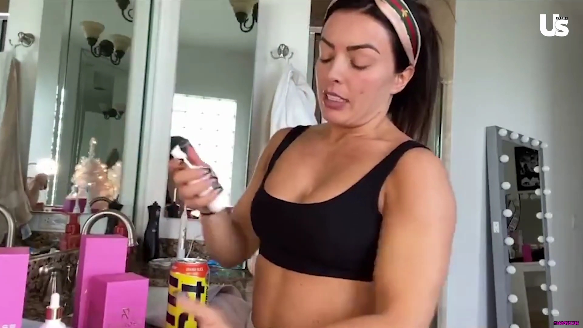 yt1s_com_-_WWE_Mandy_Rose_Shows_Off_Her_Beauty_Sleep_Routine__Beauty_Sleep_1080p_mp40512.jpg