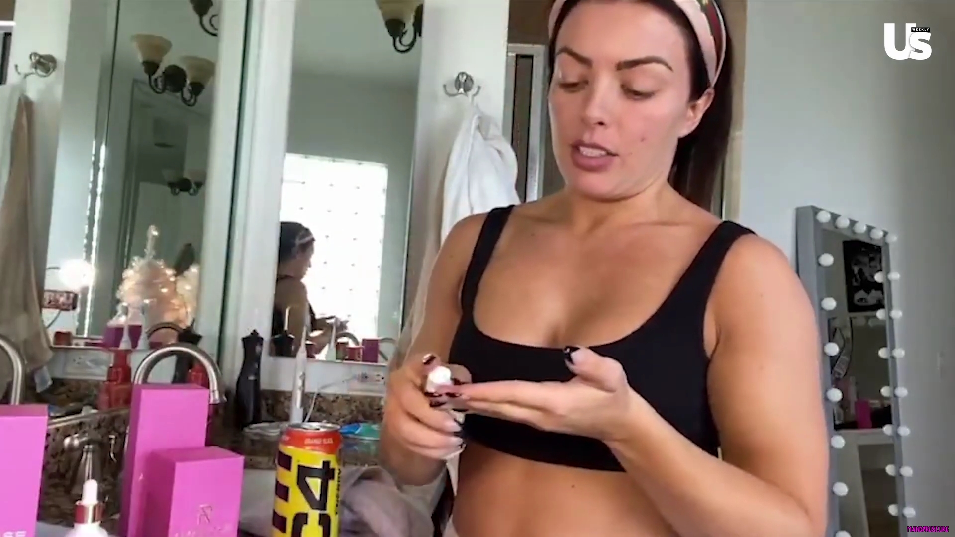 yt1s_com_-_WWE_Mandy_Rose_Shows_Off_Her_Beauty_Sleep_Routine__Beauty_Sleep_1080p_mp40513.jpg