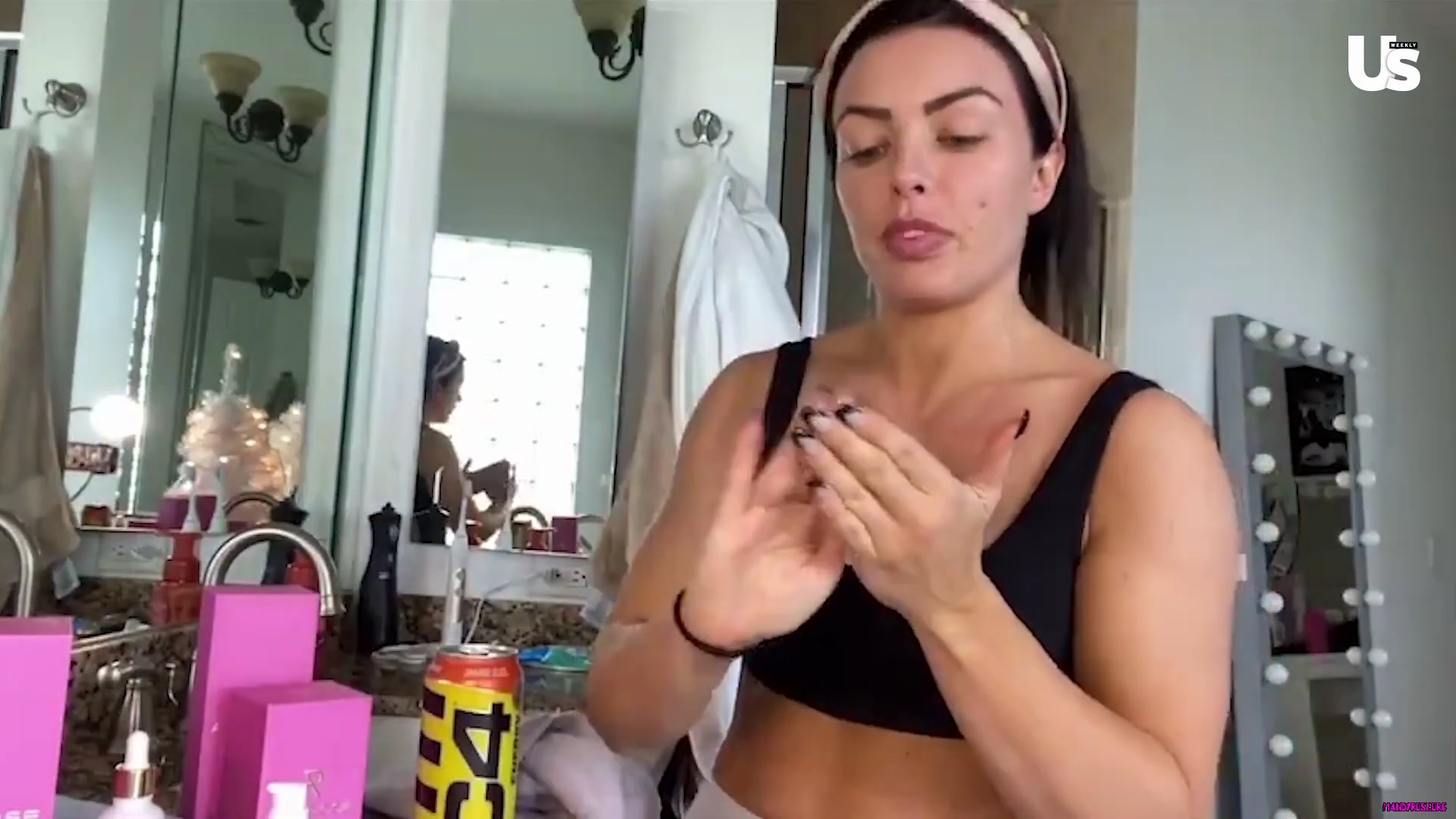 yt1s_com_-_WWE_Mandy_Rose_Shows_Off_Her_Beauty_Sleep_Routine__Beauty_Sleep_1080p_mp40519.jpg