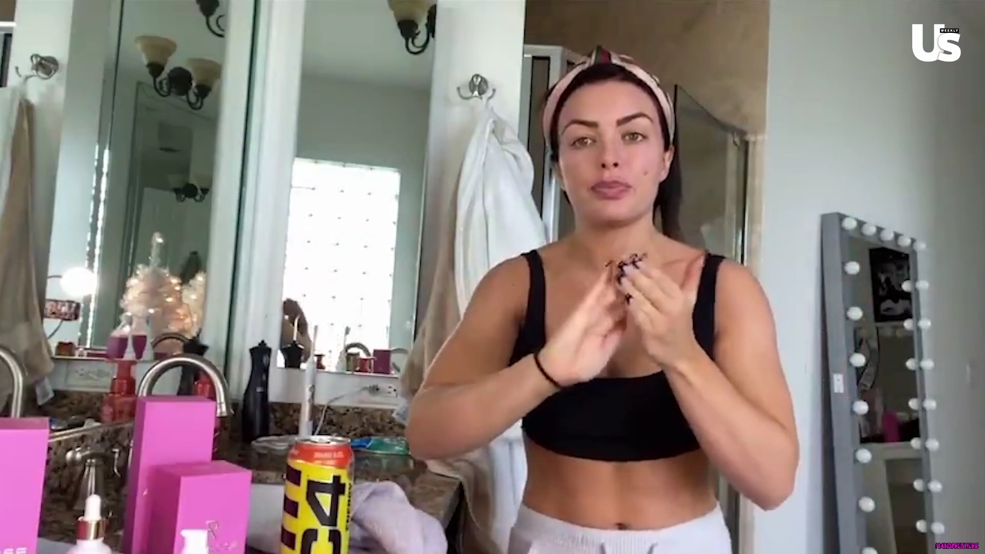 yt1s_com_-_WWE_Mandy_Rose_Shows_Off_Her_Beauty_Sleep_Routine__Beauty_Sleep_1080p_mp40520.jpg
