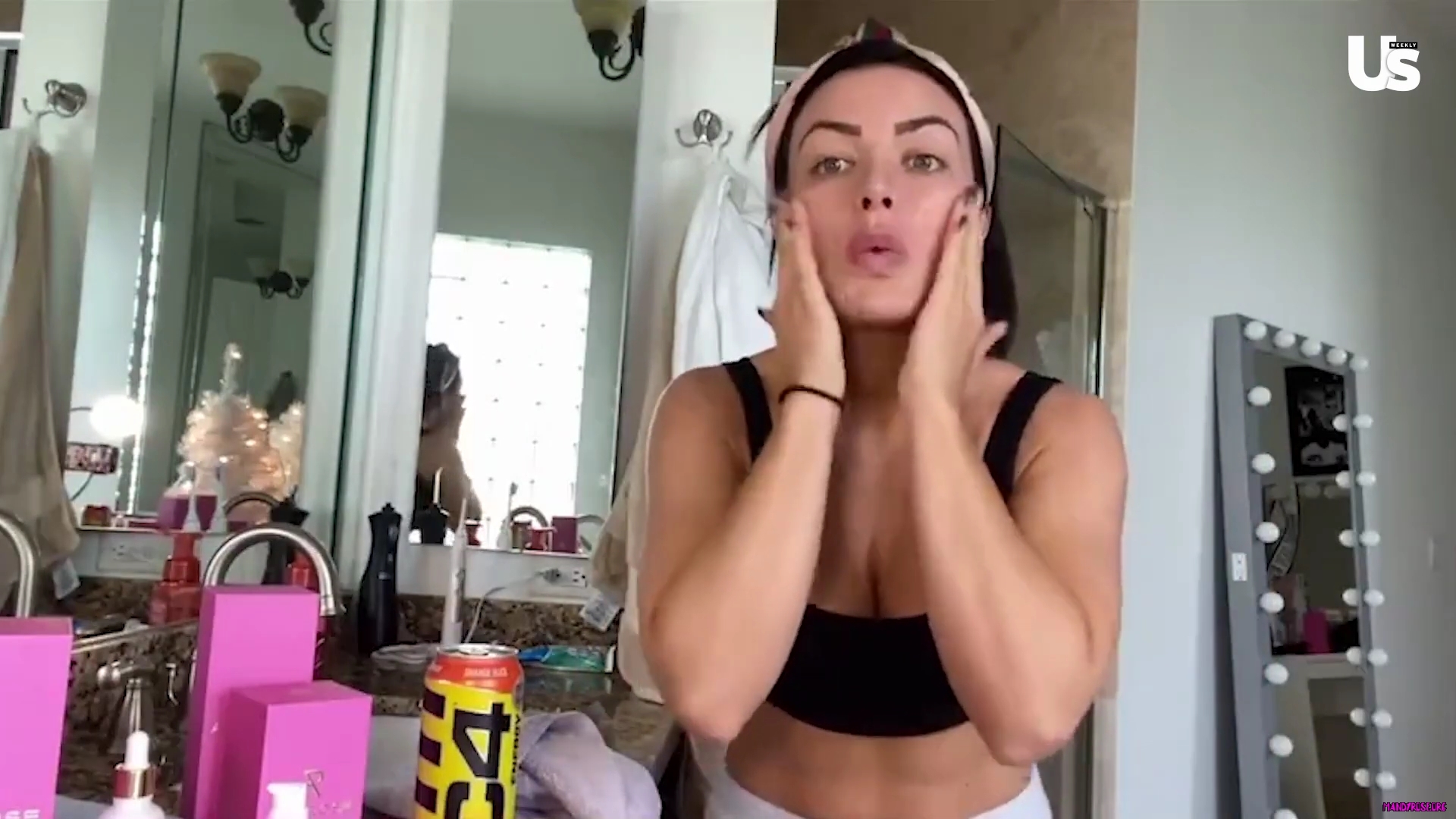 yt1s_com_-_WWE_Mandy_Rose_Shows_Off_Her_Beauty_Sleep_Routine__Beauty_Sleep_1080p_mp40521.jpg