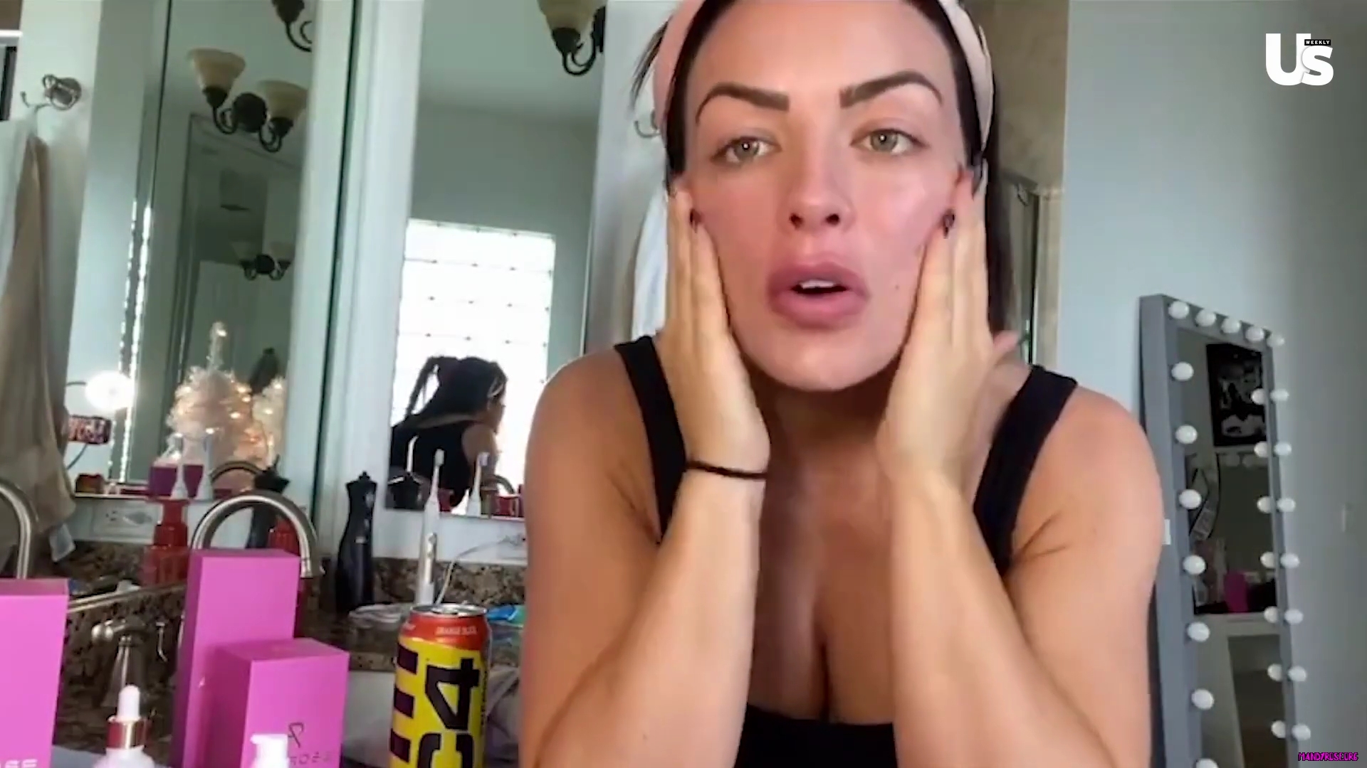 yt1s_com_-_WWE_Mandy_Rose_Shows_Off_Her_Beauty_Sleep_Routine__Beauty_Sleep_1080p_mp40524.jpg