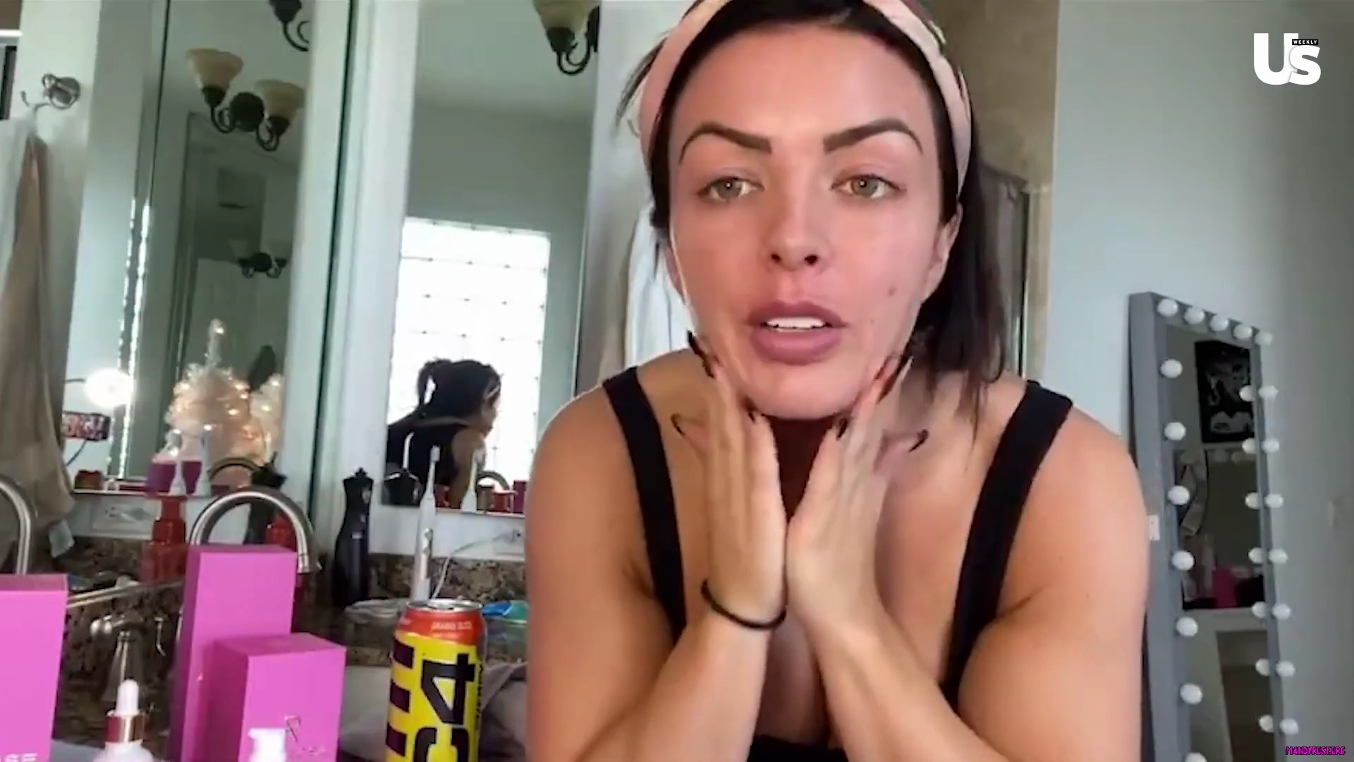 yt1s_com_-_WWE_Mandy_Rose_Shows_Off_Her_Beauty_Sleep_Routine__Beauty_Sleep_1080p_mp40528.jpg