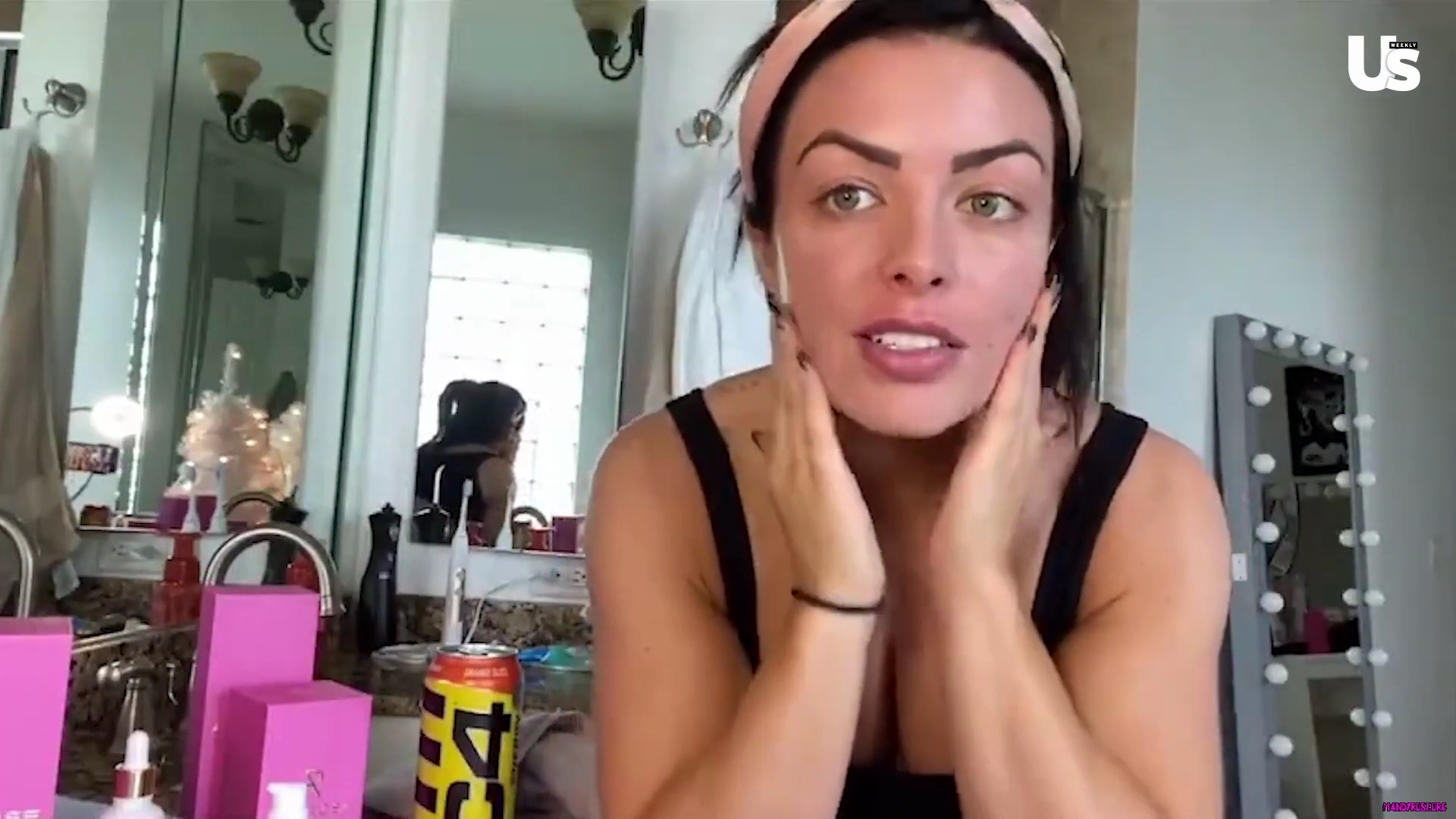 yt1s_com_-_WWE_Mandy_Rose_Shows_Off_Her_Beauty_Sleep_Routine__Beauty_Sleep_1080p_mp40529.jpg
