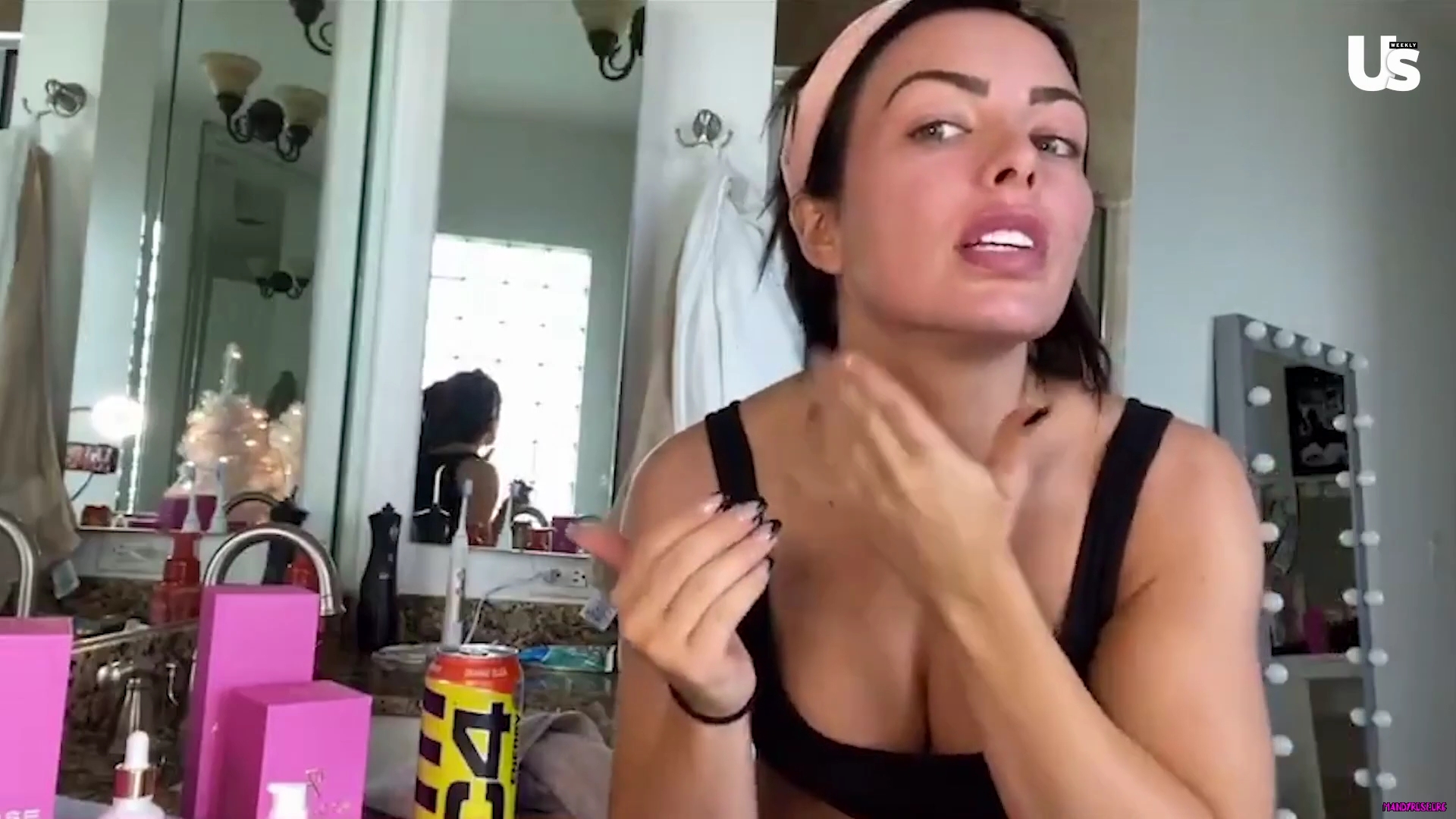 yt1s_com_-_WWE_Mandy_Rose_Shows_Off_Her_Beauty_Sleep_Routine__Beauty_Sleep_1080p_mp40530.jpg