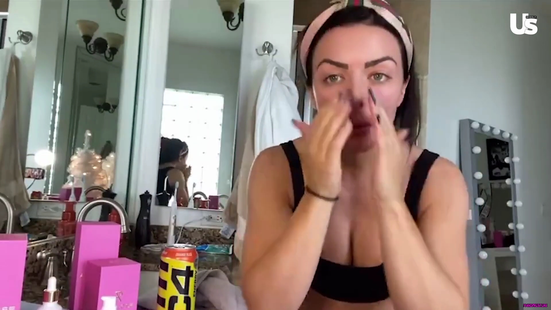 yt1s_com_-_WWE_Mandy_Rose_Shows_Off_Her_Beauty_Sleep_Routine__Beauty_Sleep_1080p_mp40531.jpg