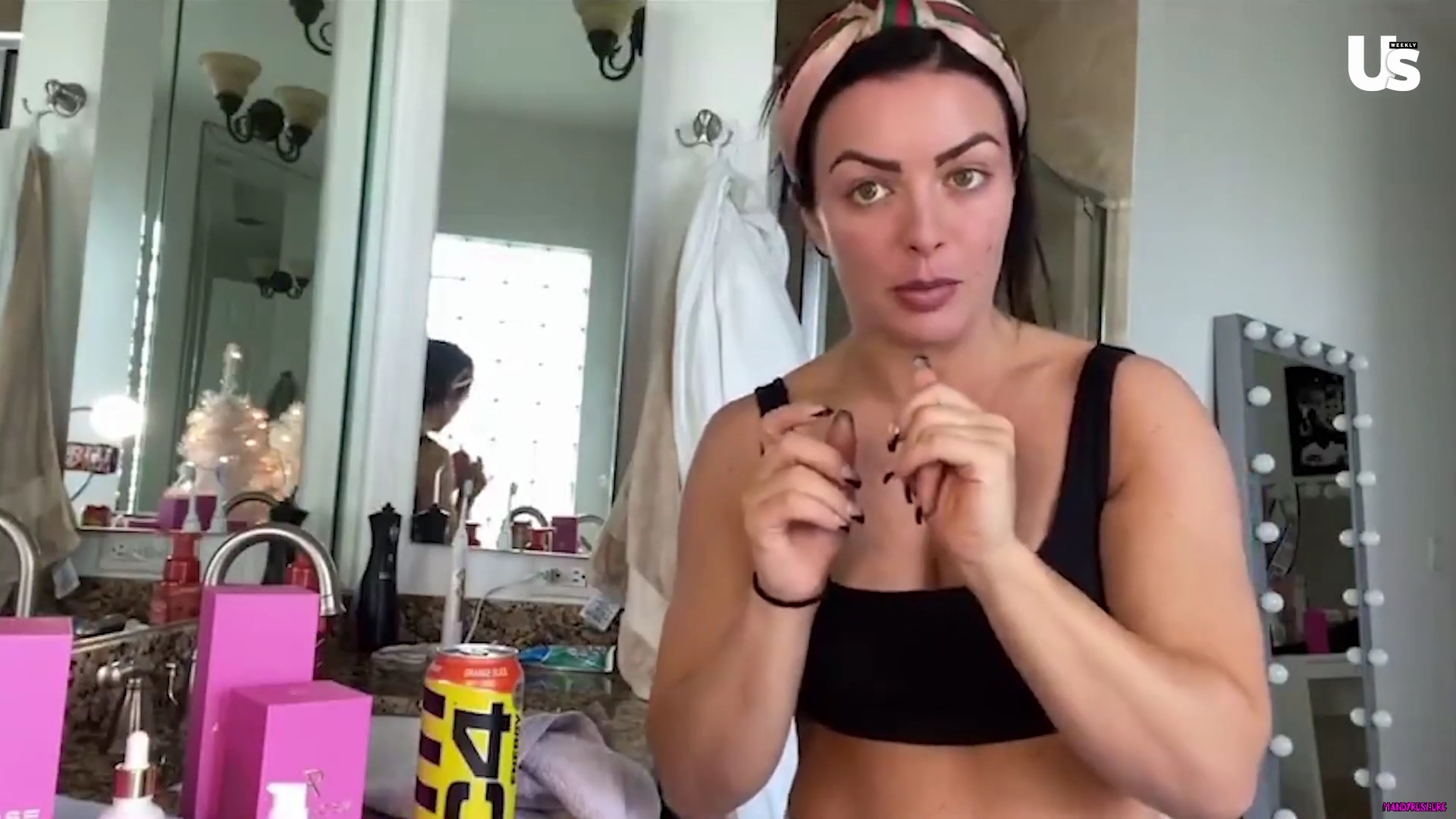 yt1s_com_-_WWE_Mandy_Rose_Shows_Off_Her_Beauty_Sleep_Routine__Beauty_Sleep_1080p_mp40537.jpg