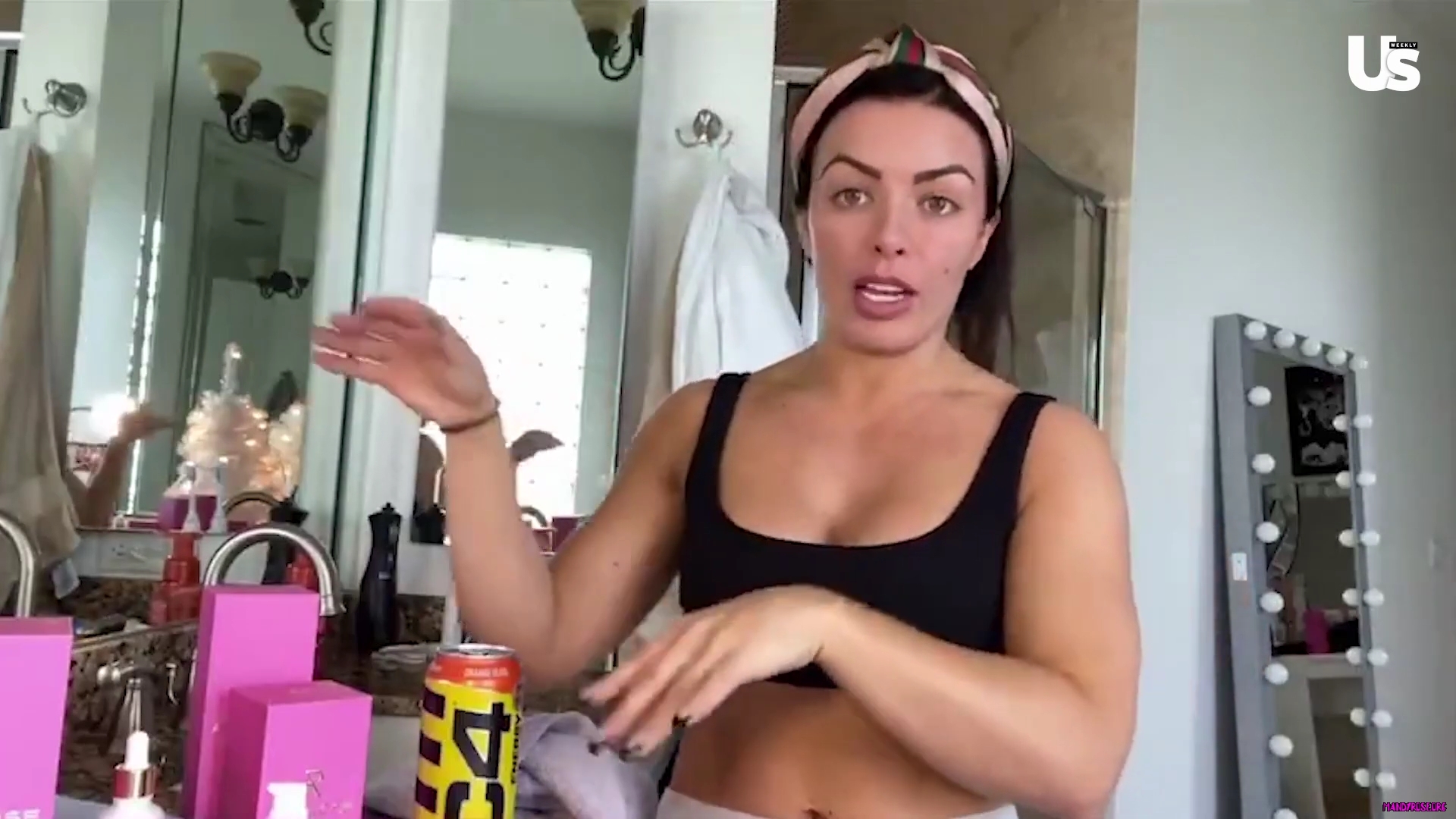 yt1s_com_-_WWE_Mandy_Rose_Shows_Off_Her_Beauty_Sleep_Routine__Beauty_Sleep_1080p_mp40541.jpg