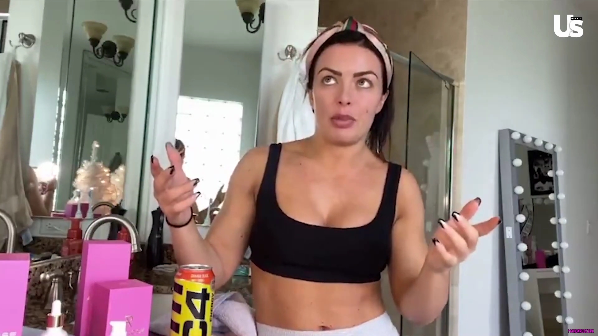 yt1s_com_-_WWE_Mandy_Rose_Shows_Off_Her_Beauty_Sleep_Routine__Beauty_Sleep_1080p_mp40548.jpg