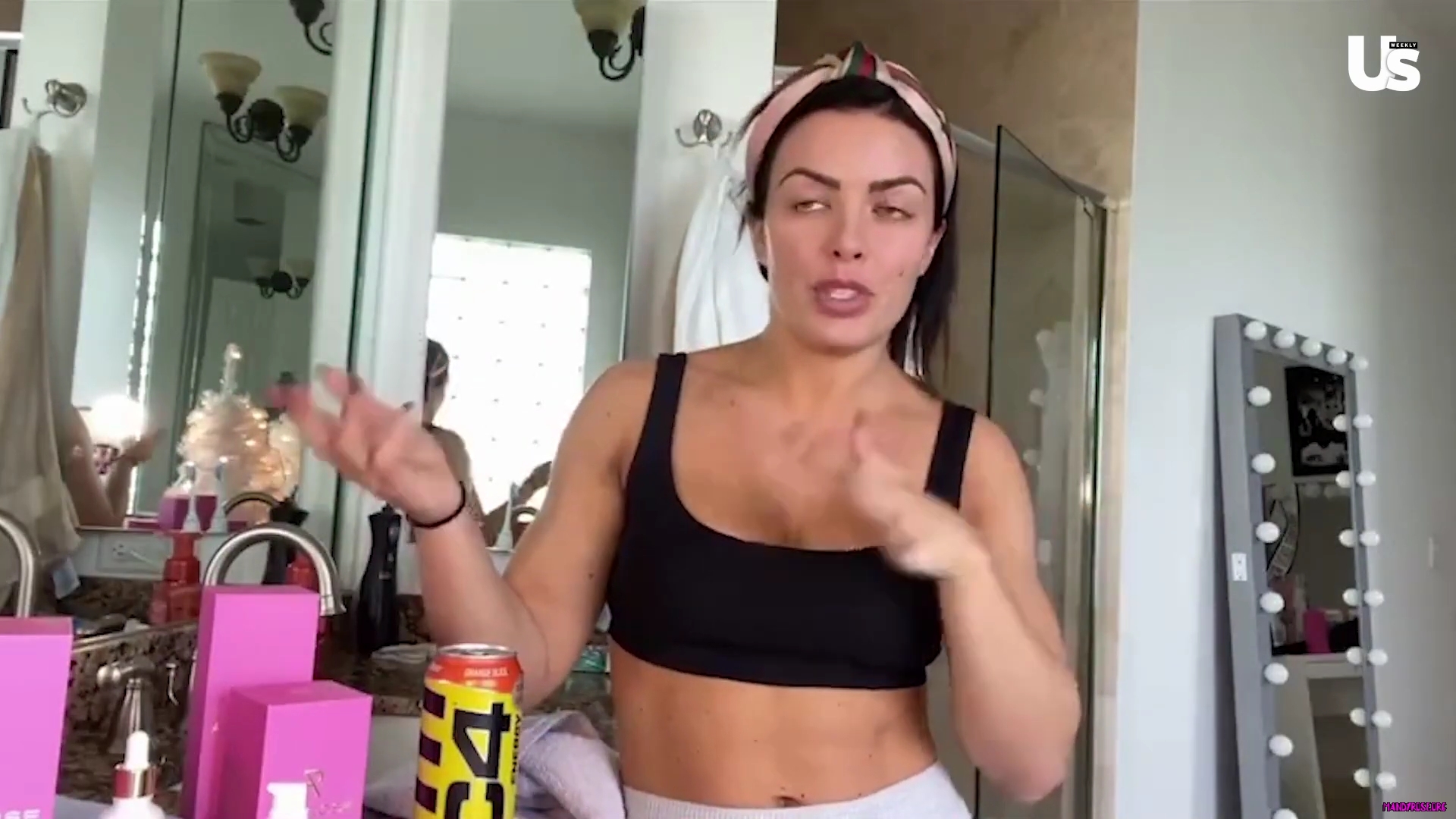 yt1s_com_-_WWE_Mandy_Rose_Shows_Off_Her_Beauty_Sleep_Routine__Beauty_Sleep_1080p_mp40549.jpg