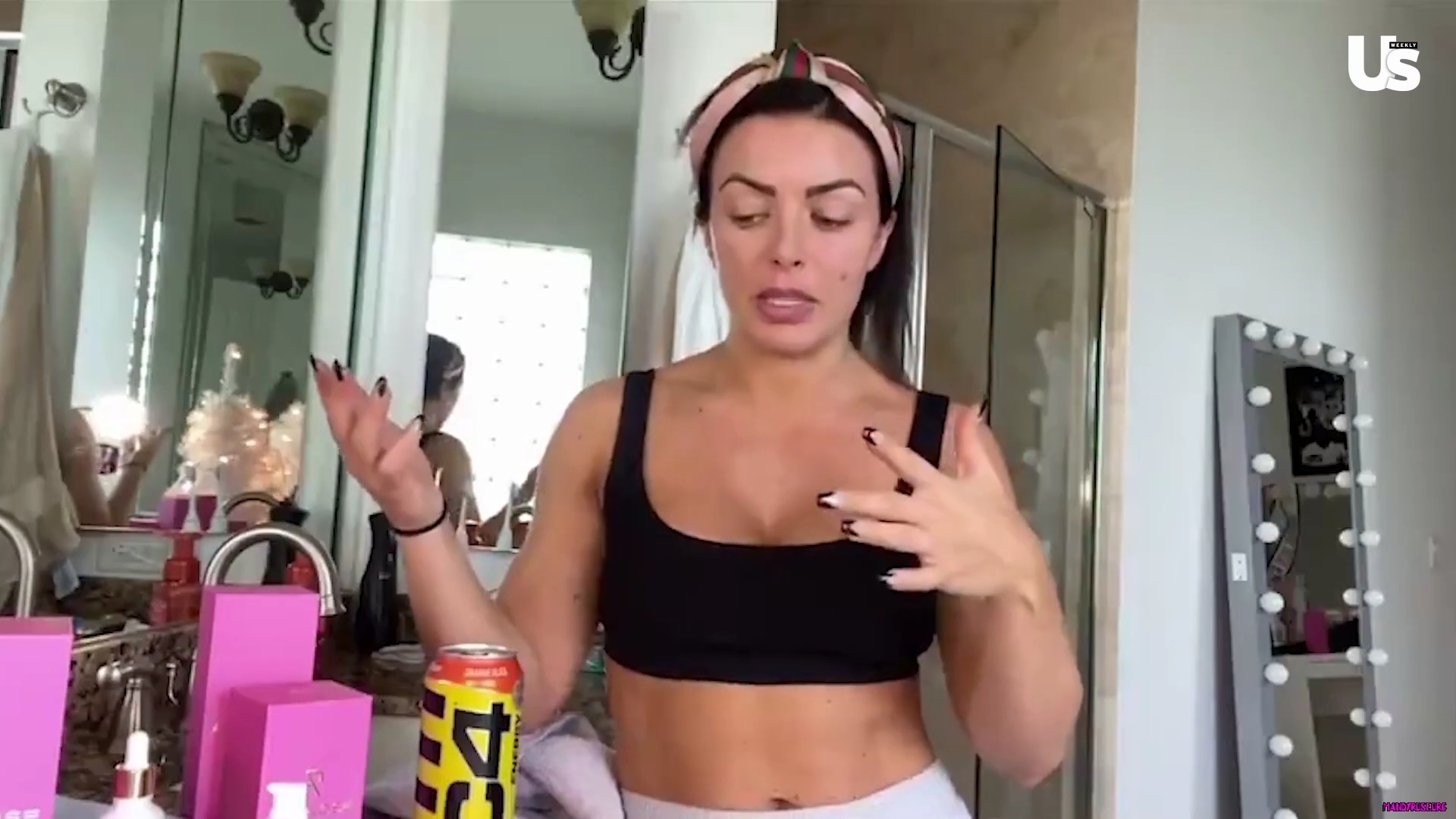 yt1s_com_-_WWE_Mandy_Rose_Shows_Off_Her_Beauty_Sleep_Routine__Beauty_Sleep_1080p_mp40550.jpg