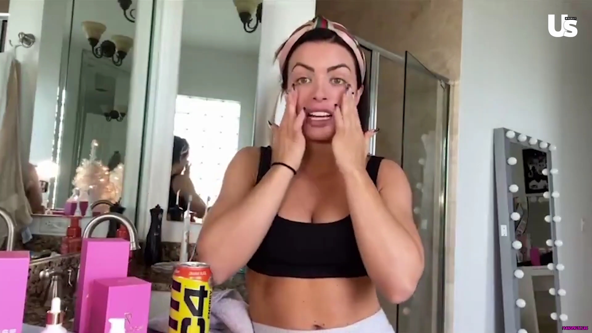 yt1s_com_-_WWE_Mandy_Rose_Shows_Off_Her_Beauty_Sleep_Routine__Beauty_Sleep_1080p_mp40551.jpg