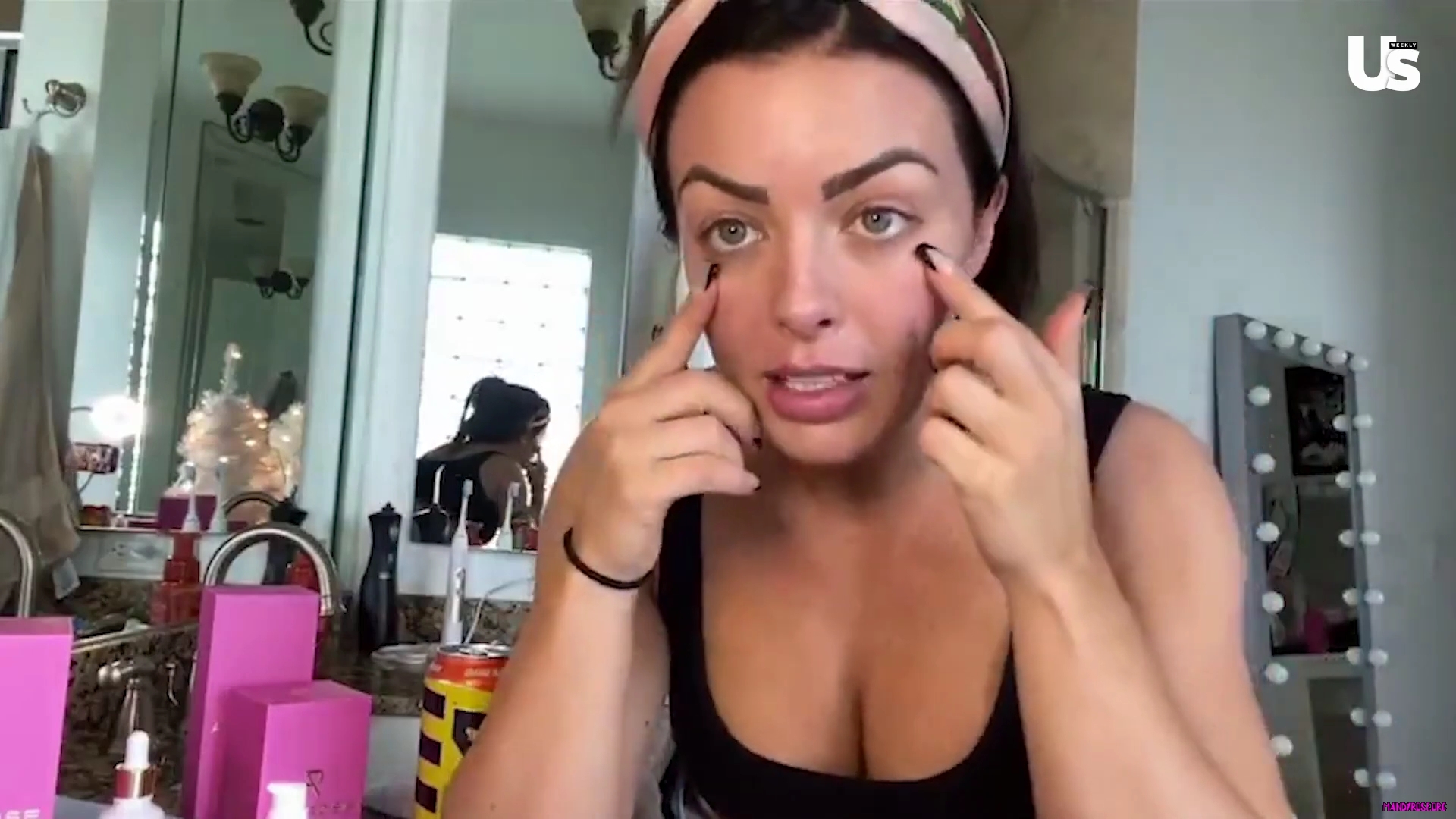 yt1s_com_-_WWE_Mandy_Rose_Shows_Off_Her_Beauty_Sleep_Routine__Beauty_Sleep_1080p_mp40555.jpg