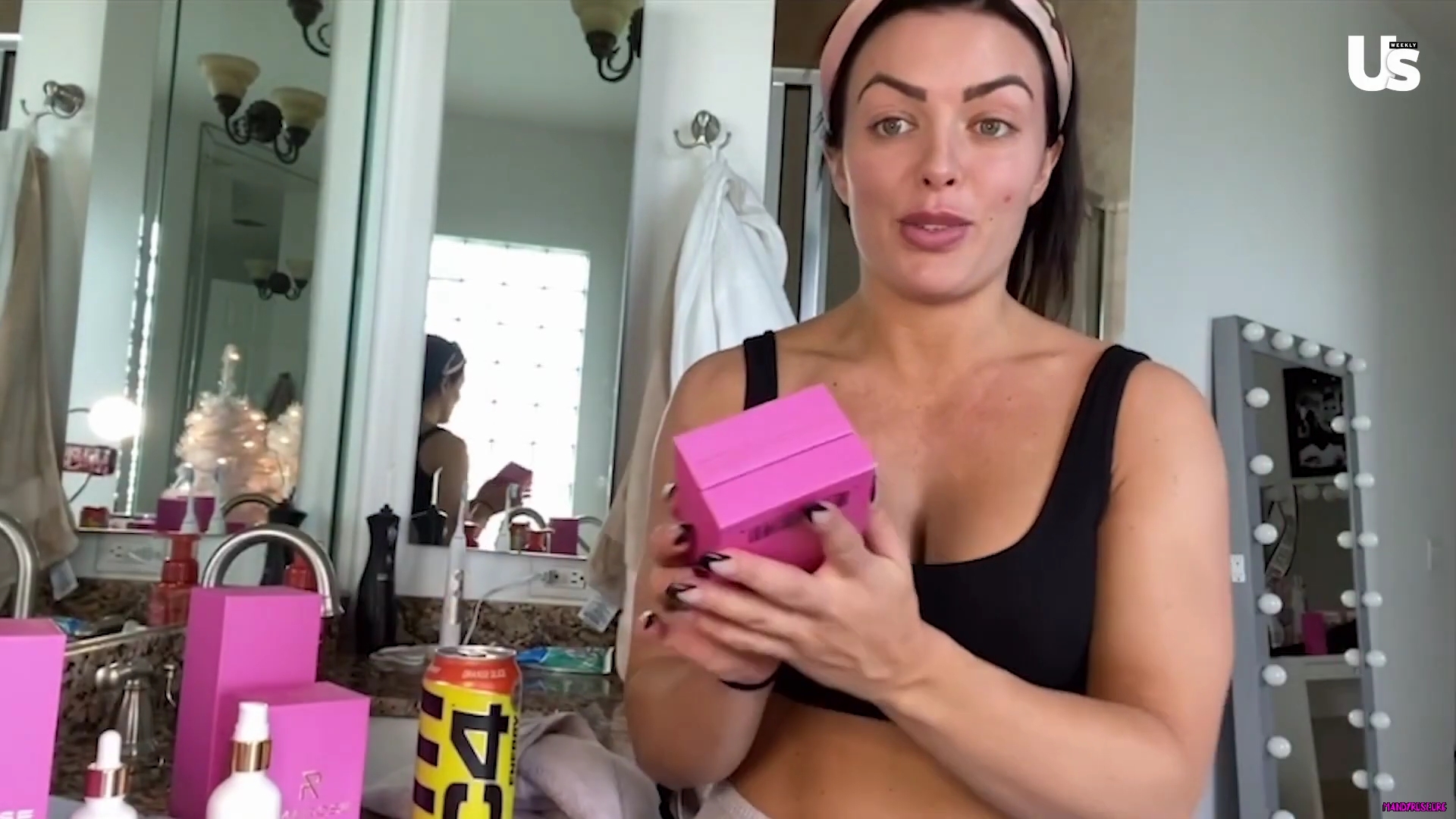 yt1s_com_-_WWE_Mandy_Rose_Shows_Off_Her_Beauty_Sleep_Routine__Beauty_Sleep_1080p_mp40569.jpg