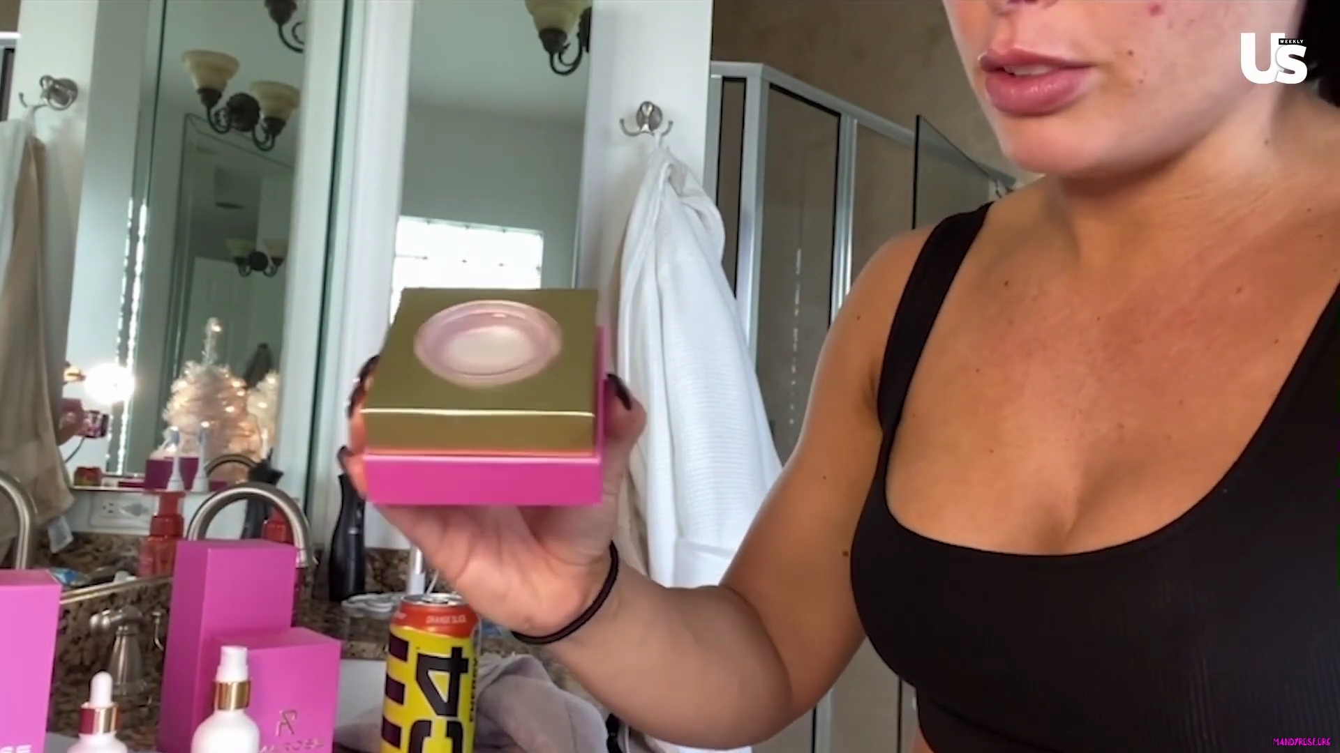 yt1s_com_-_WWE_Mandy_Rose_Shows_Off_Her_Beauty_Sleep_Routine__Beauty_Sleep_1080p_mp40577.jpg